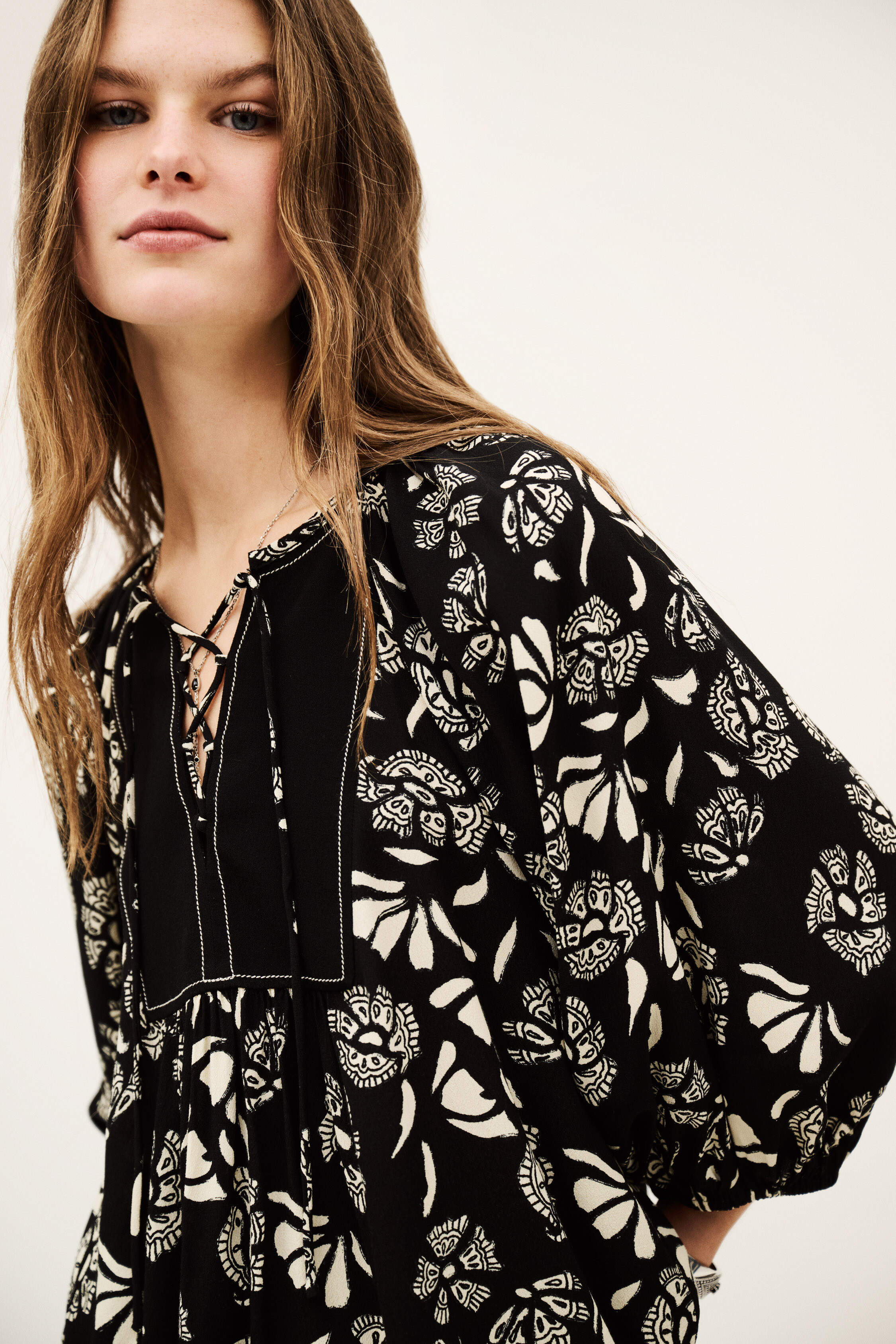 Blouse En Soie BA&SH - Taille 2 - Multicolore - Col V - Manches 3/4 - Neuf Avec Étiquettes