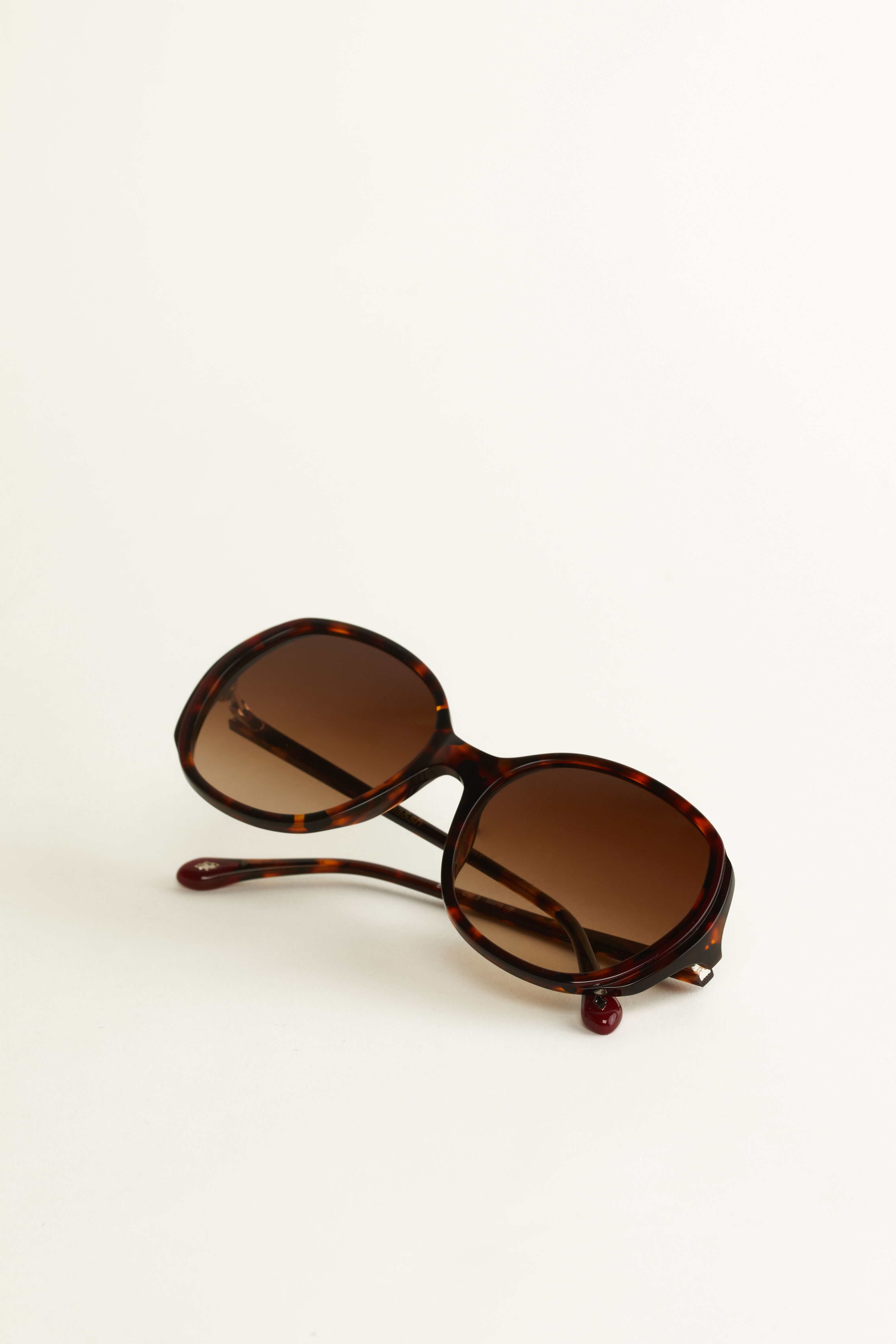 SUNGLASSES LEONOR