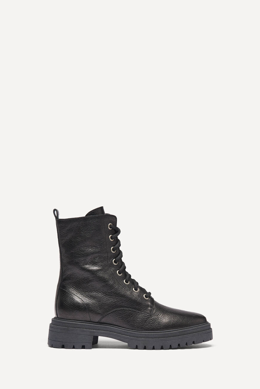BOOTS COMY