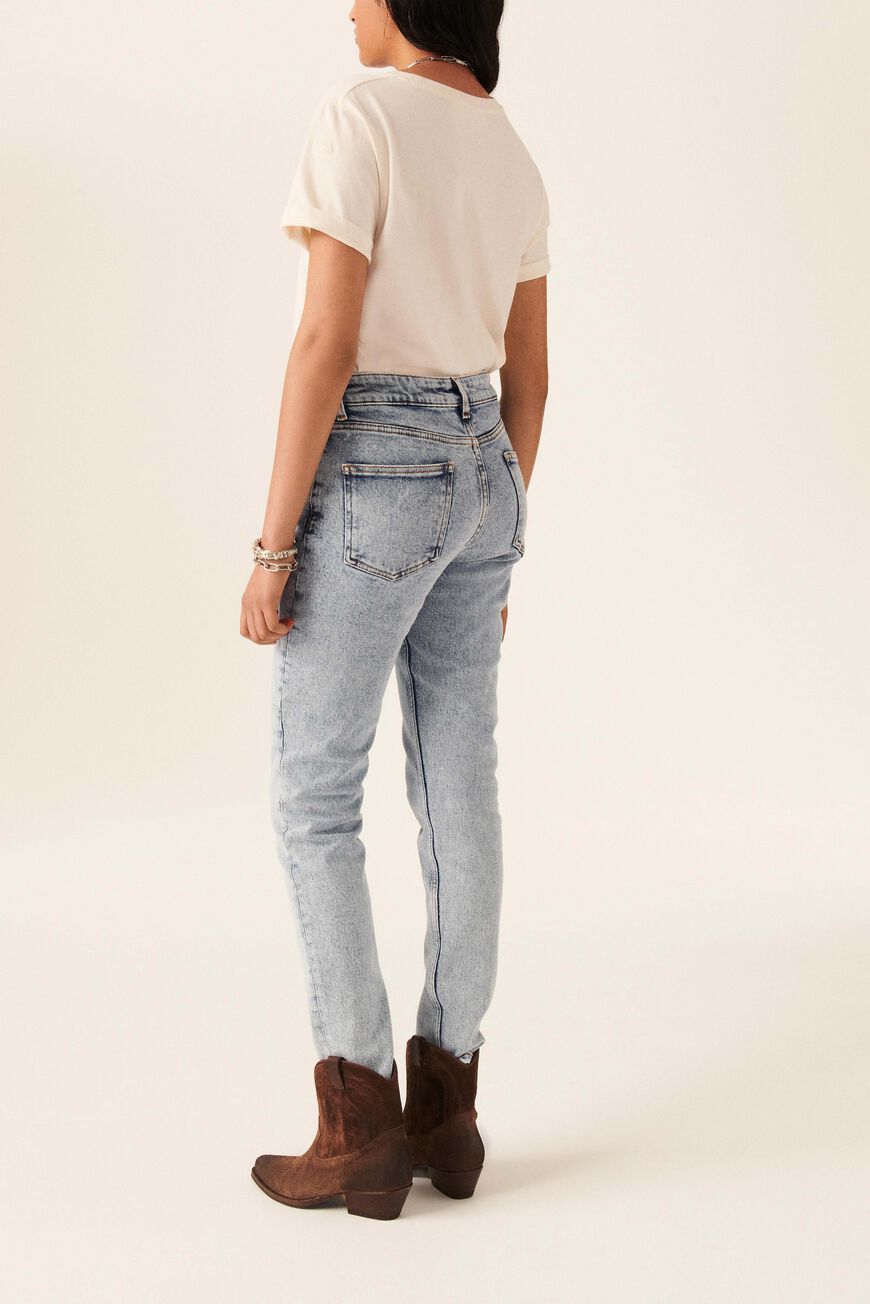 NILA JEAN