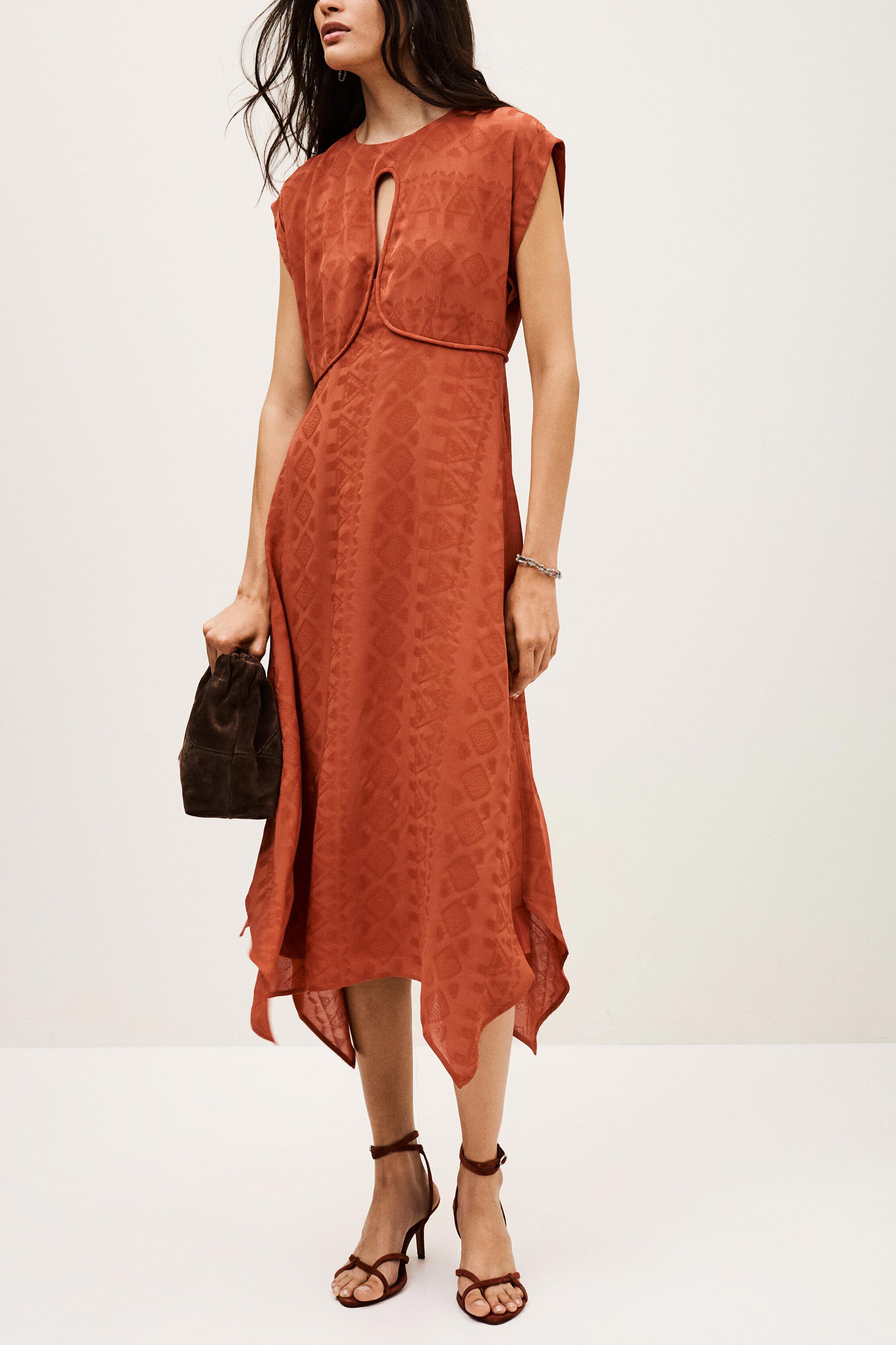dress INAIA