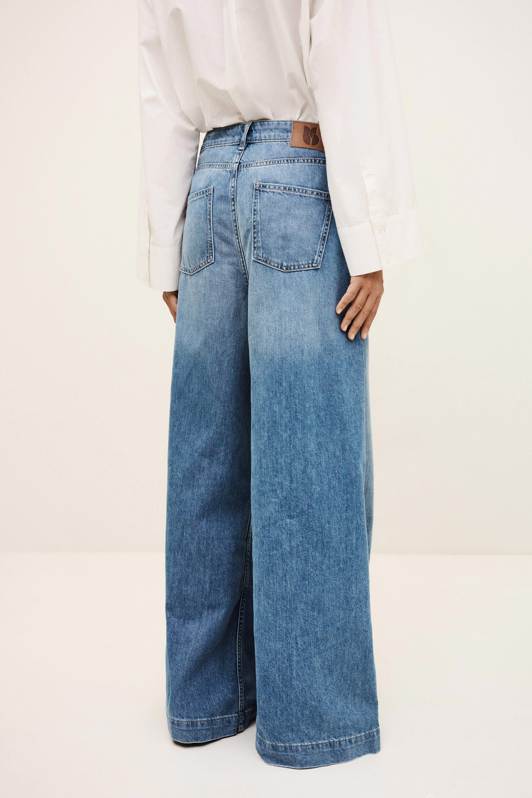 JEANS MUST