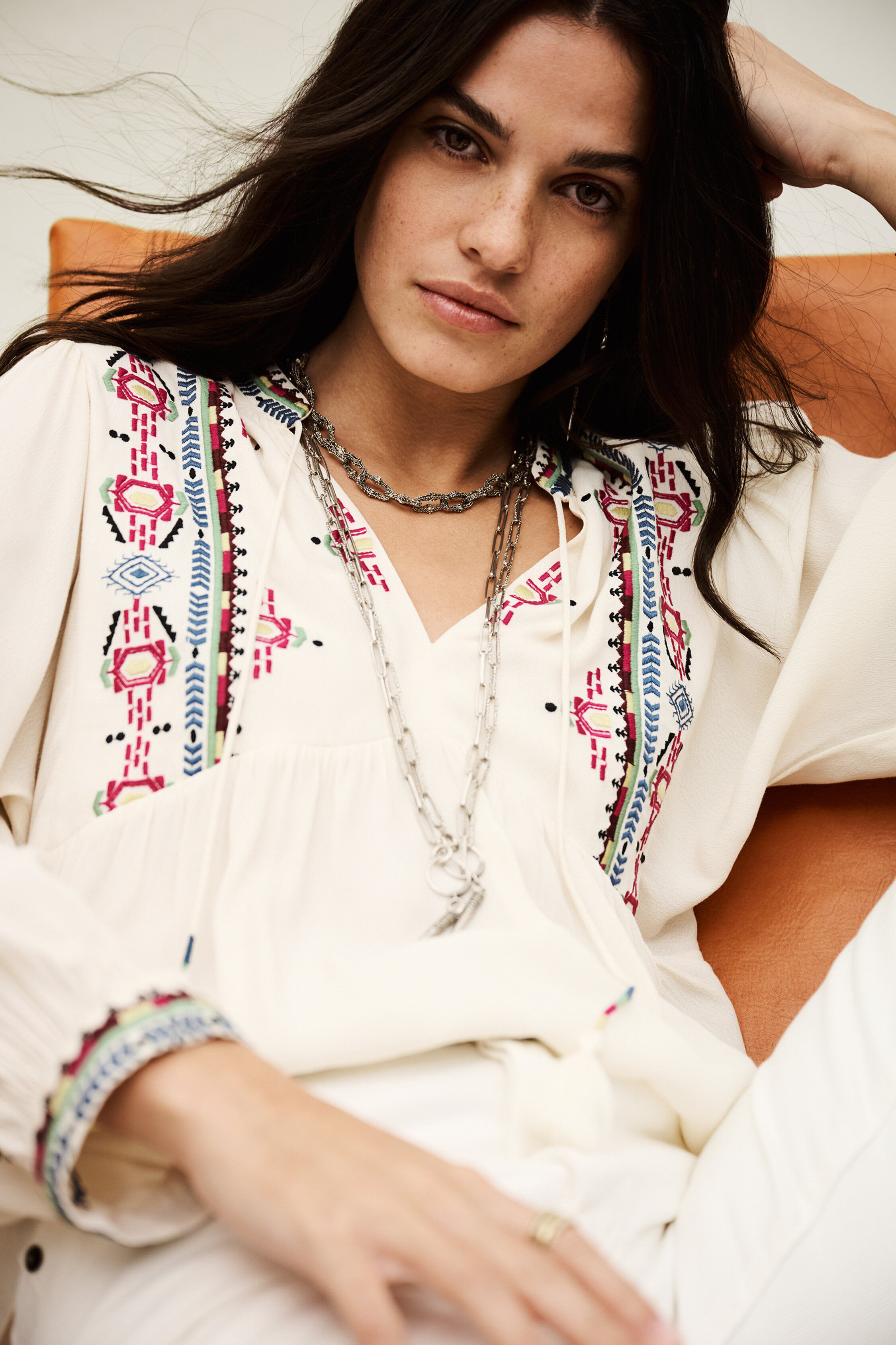 BLOUSE TILT