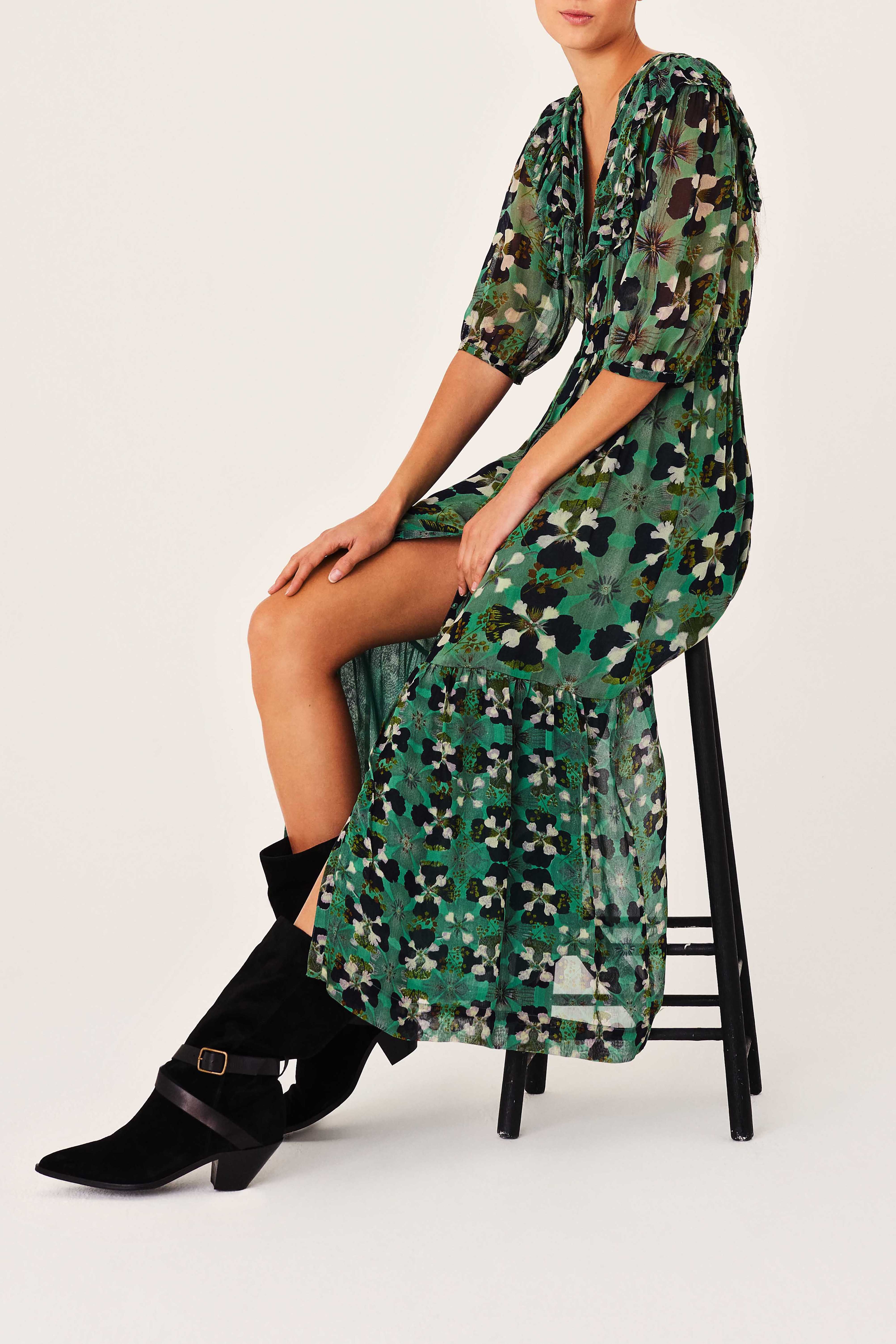 DRESS HOOPER