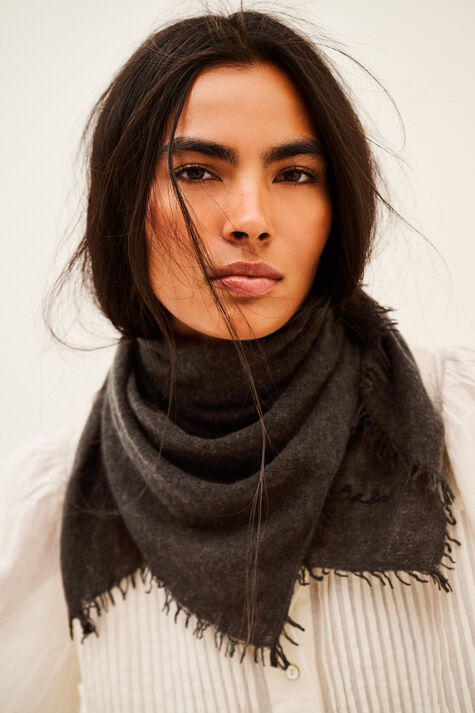 SCARF SOLOMON