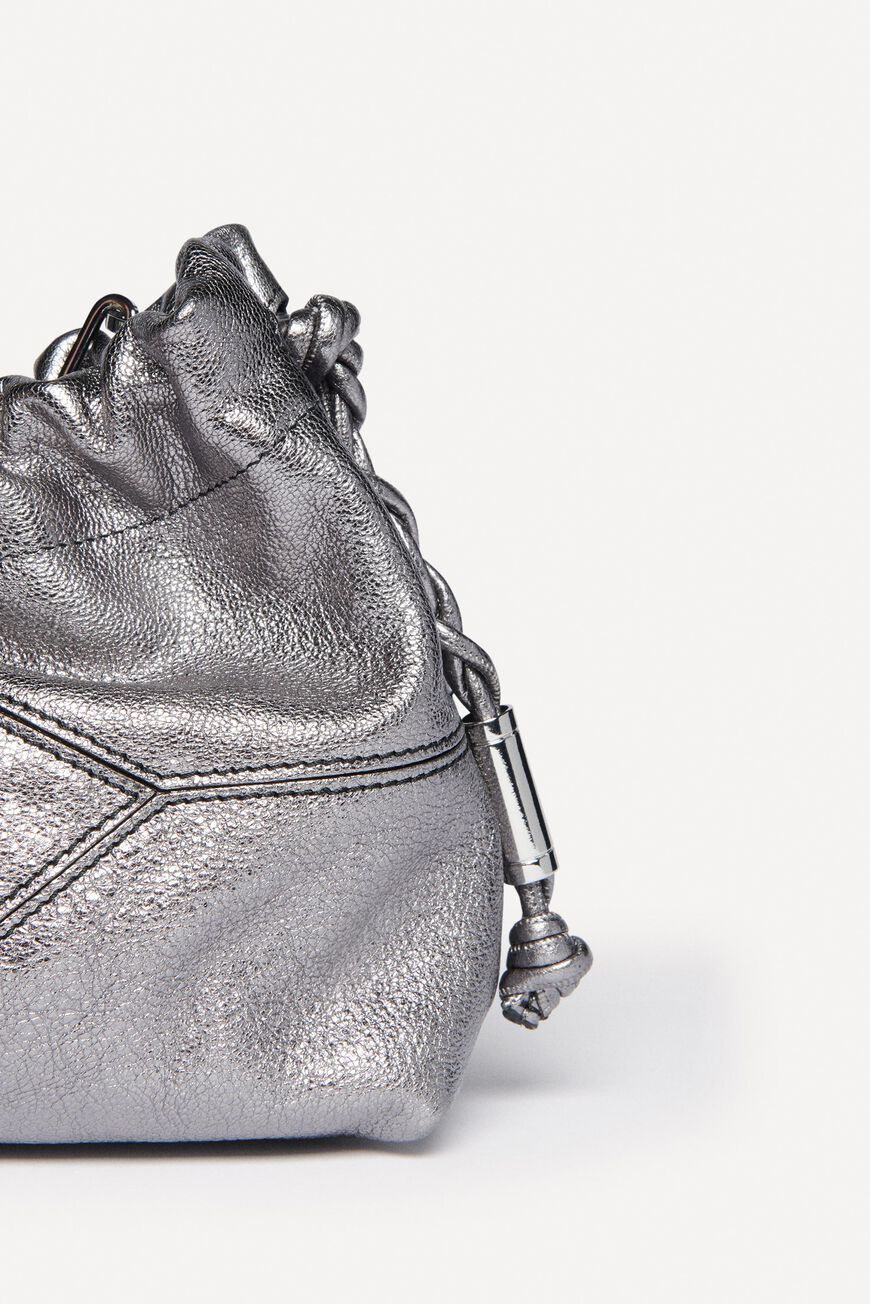 BAG JUNE