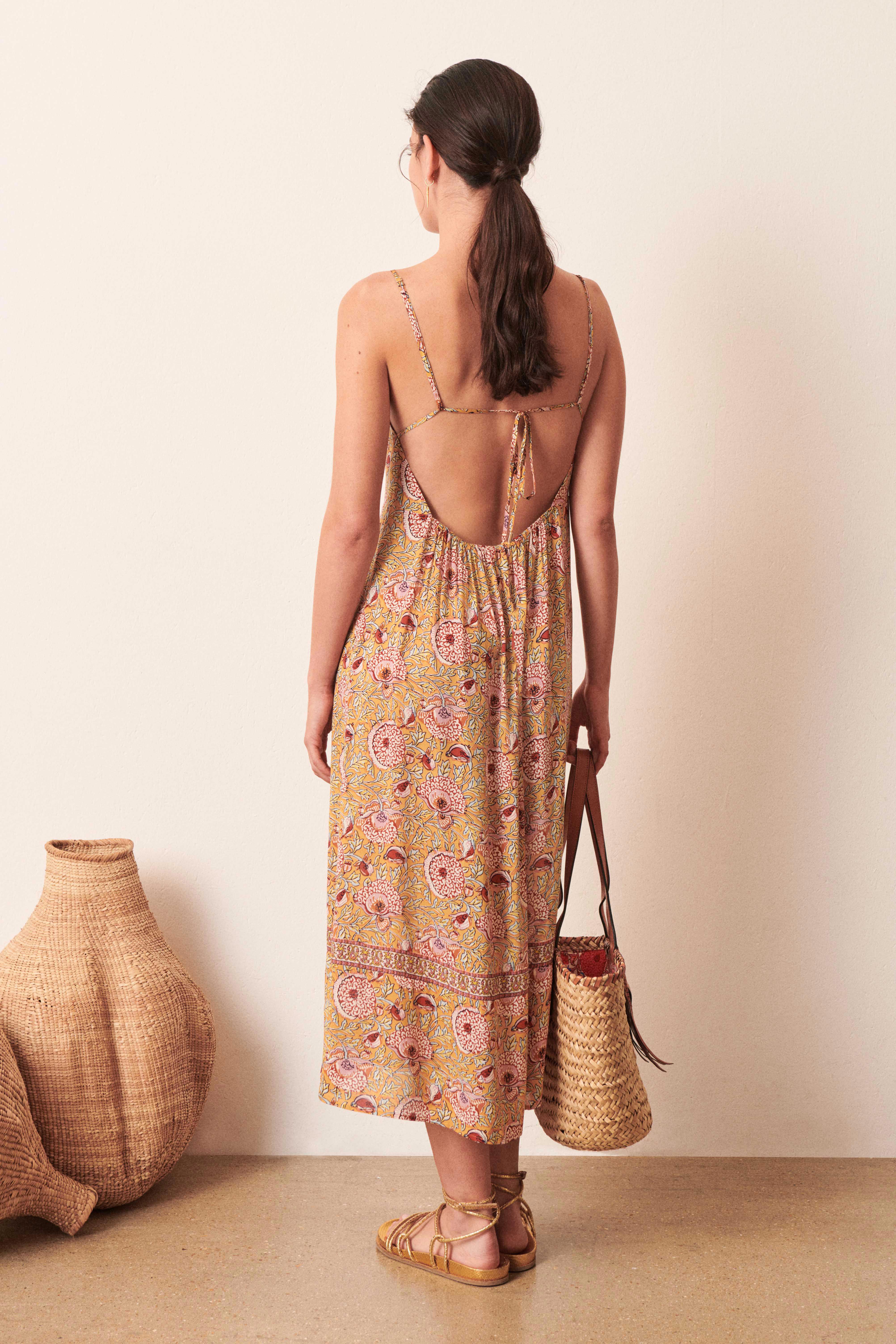 ROBE VALENTINE