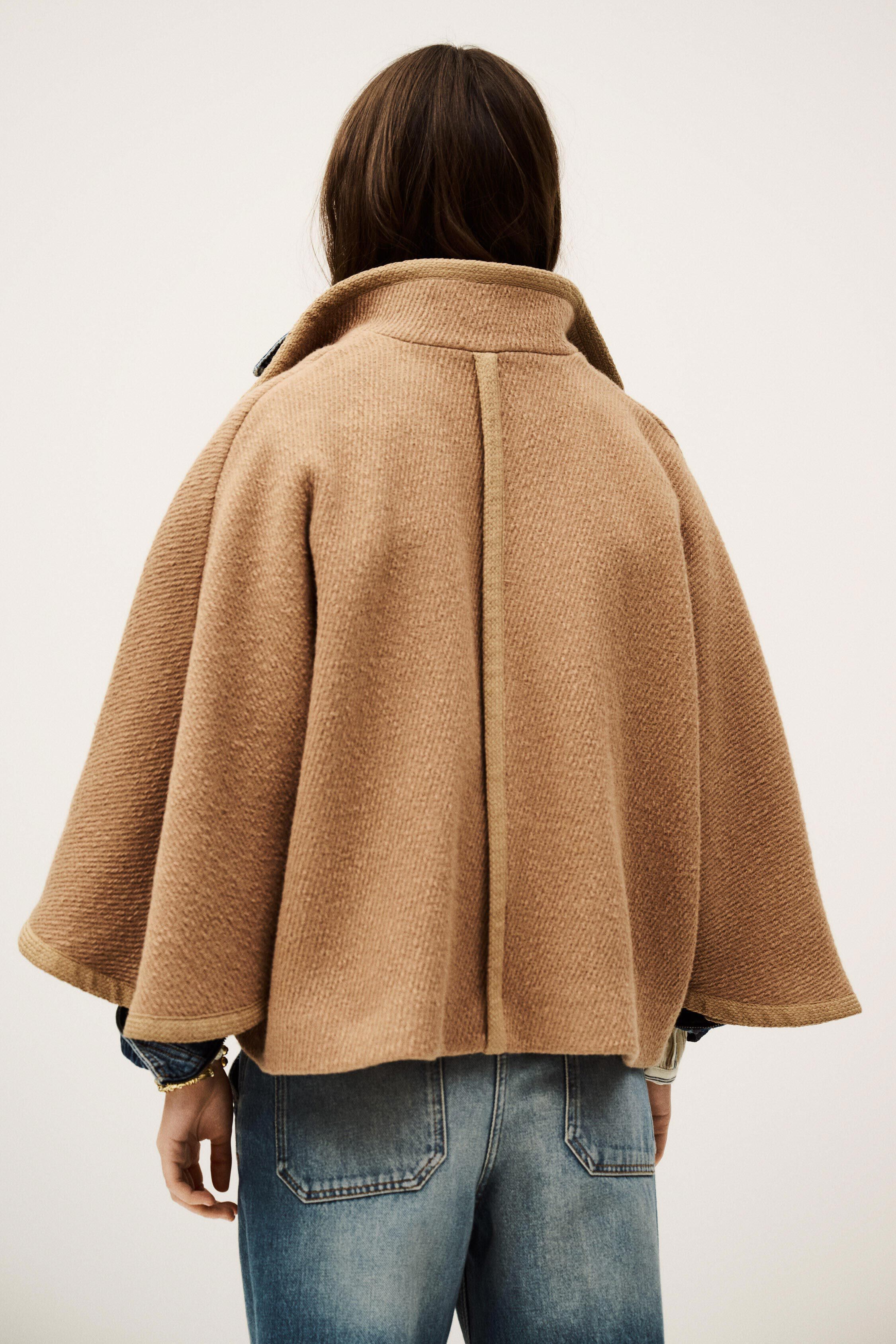 CLOAK VILLY