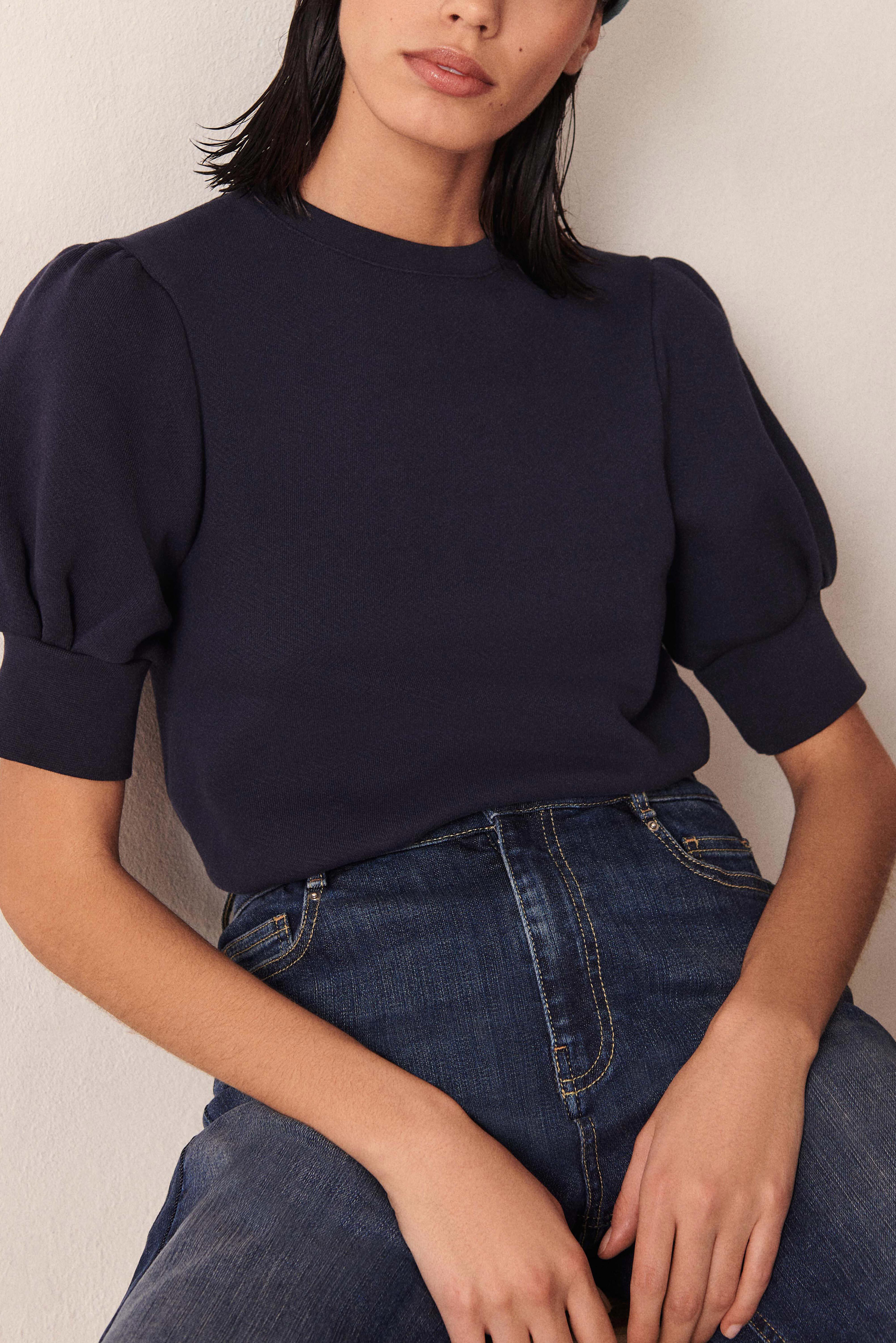 TAEL SWEATSHIRT