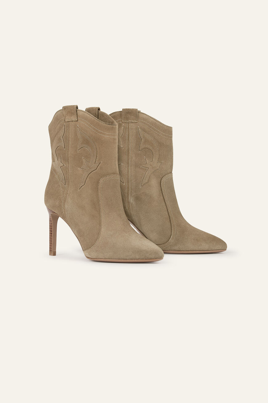 CAITLIN BOOTS