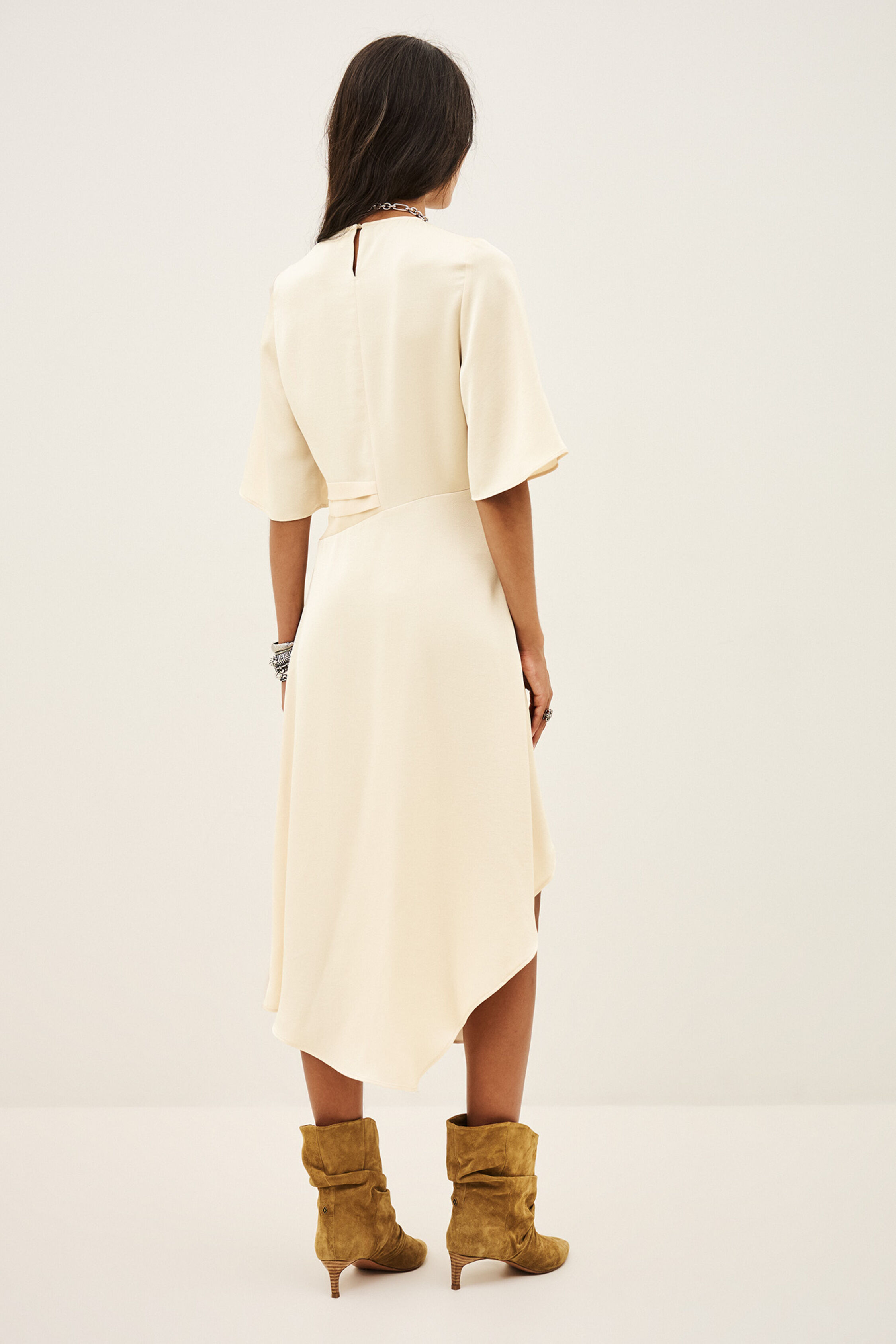 DRESS WILA
