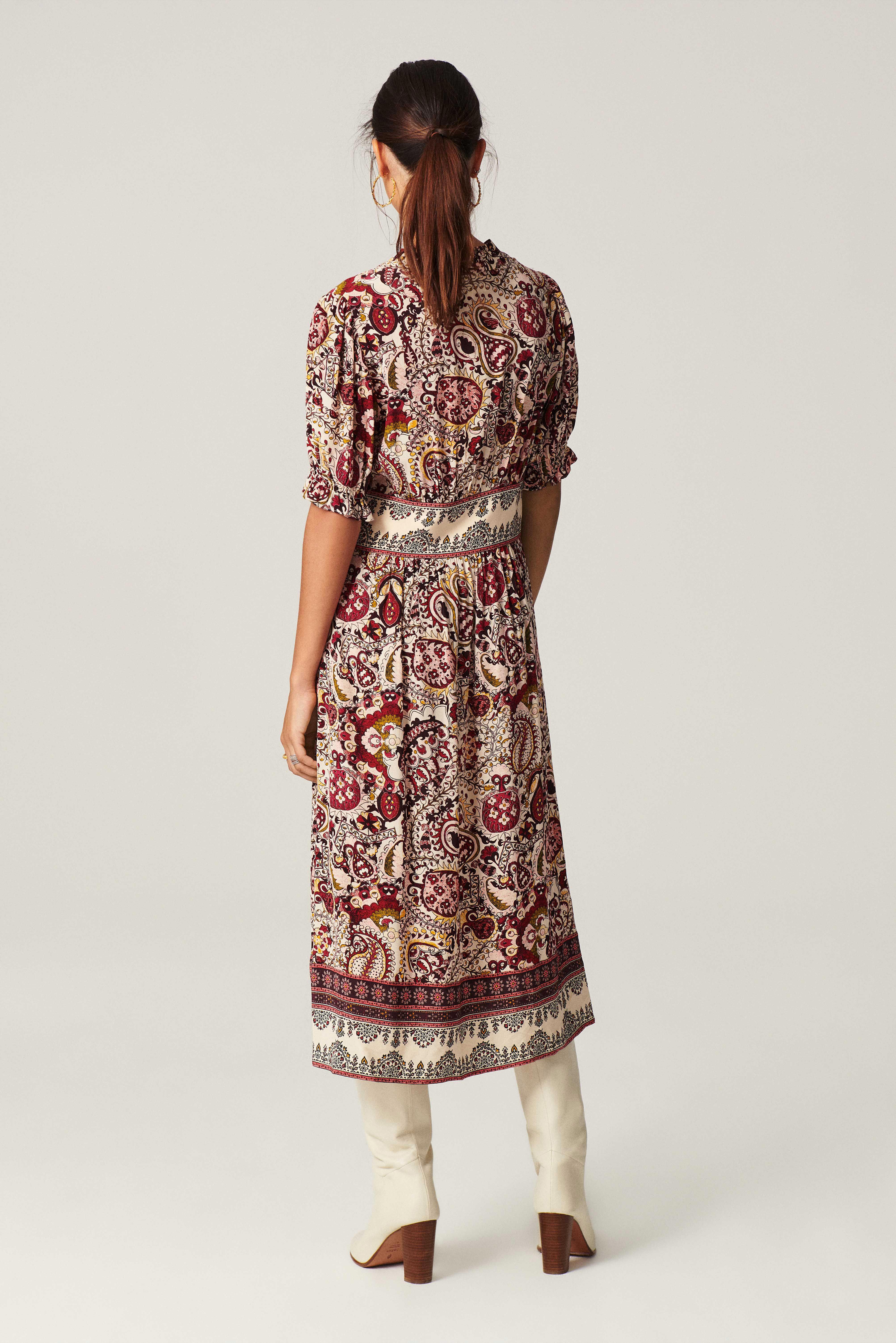 ROBE ZAEL