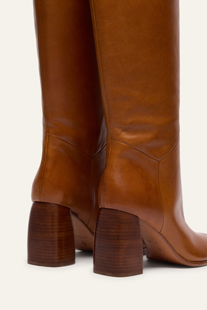 COLUSA boots