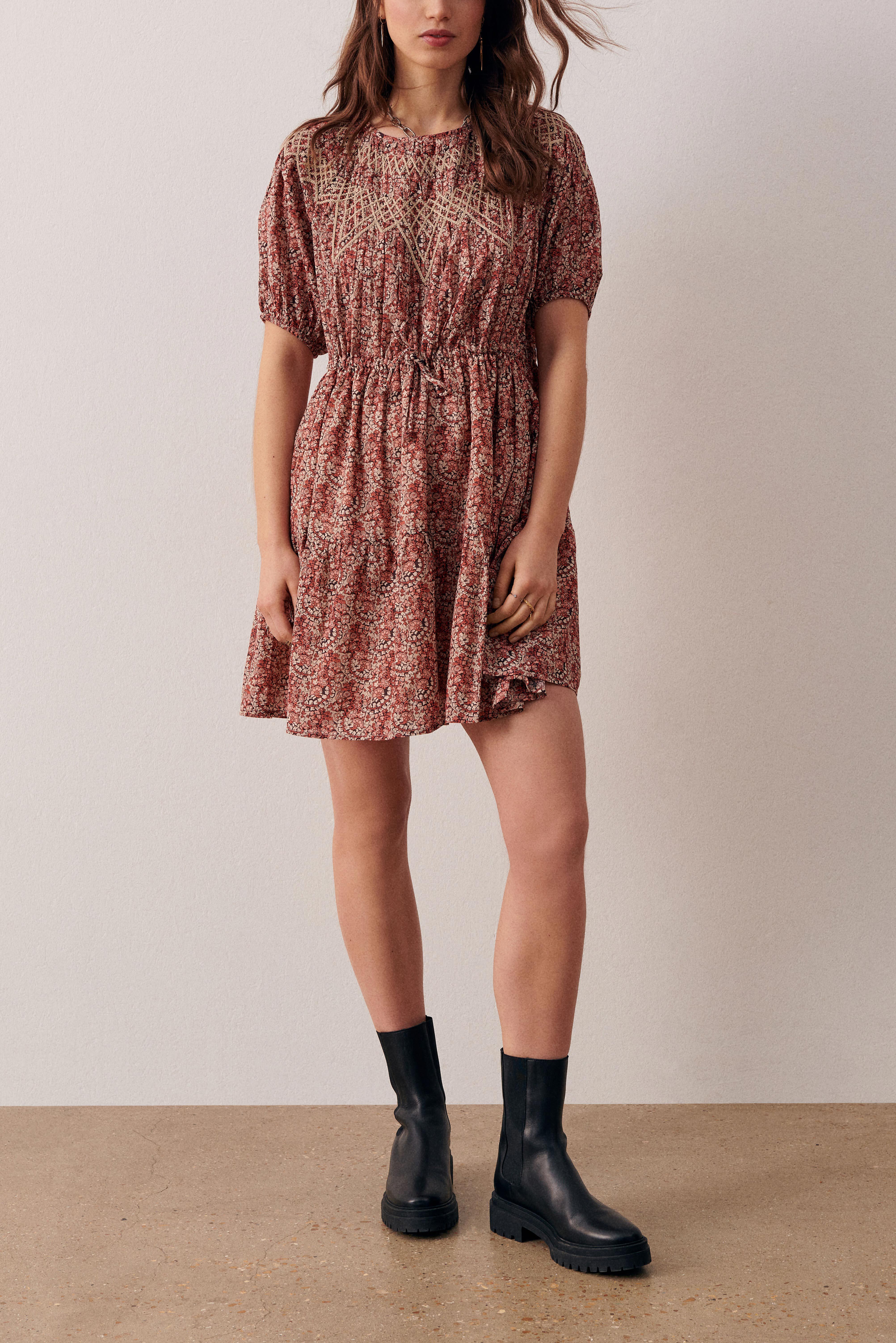 DRESS IRIS