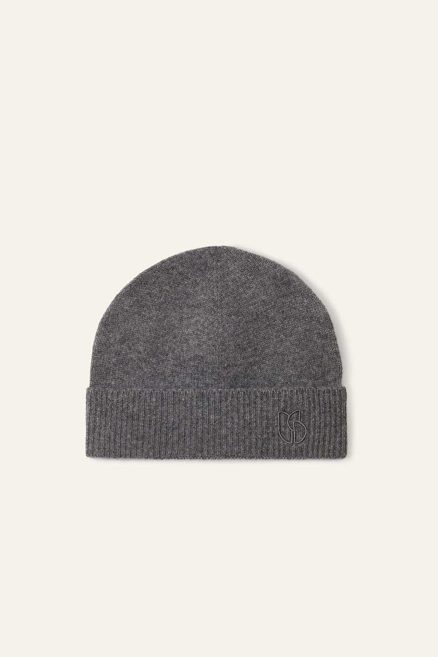 BEANIE COBO