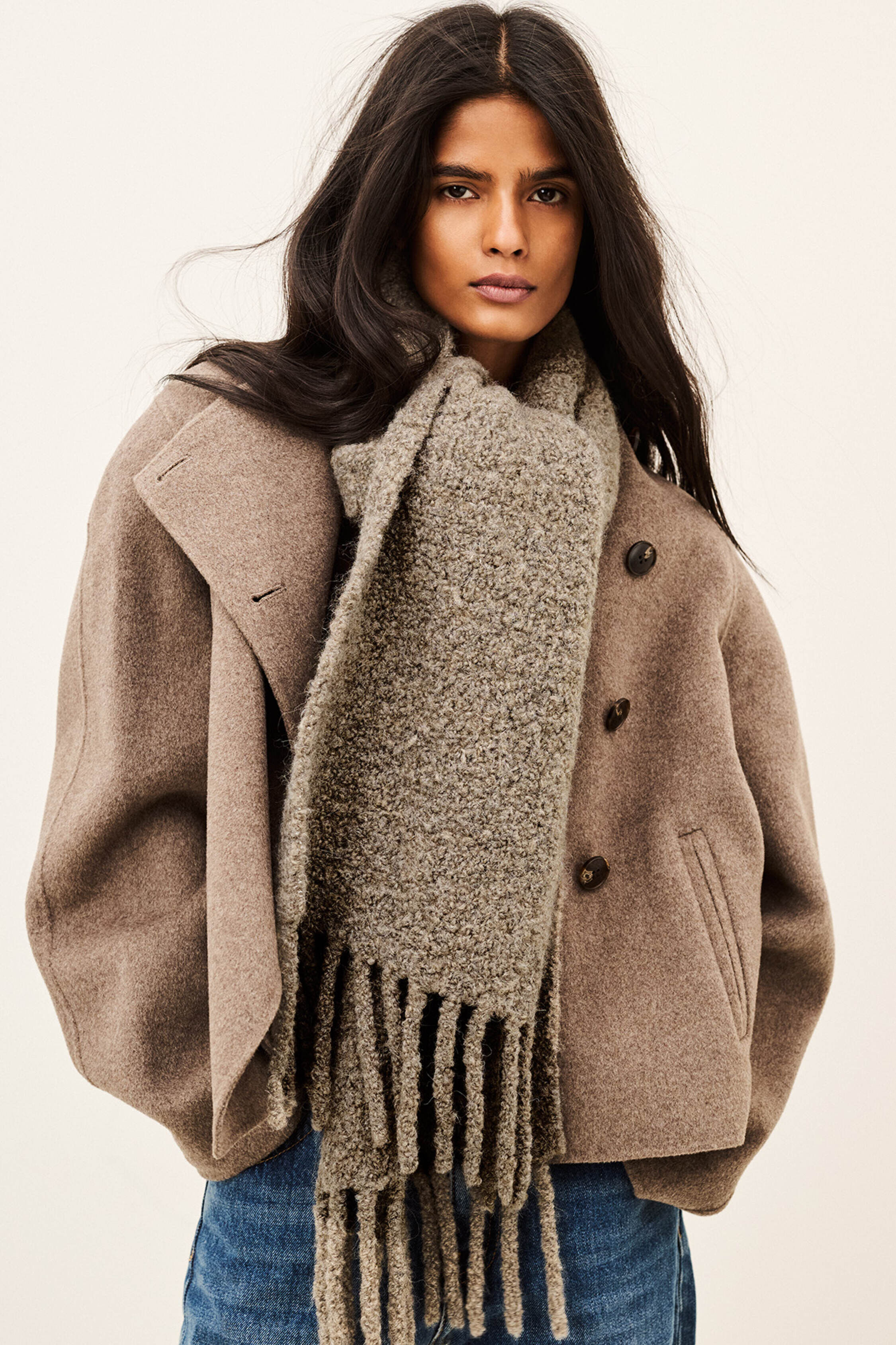 SCARF SOLOMON