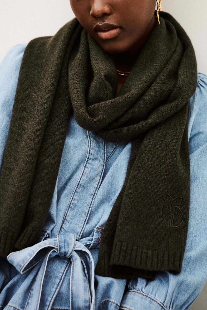scarf COMIE