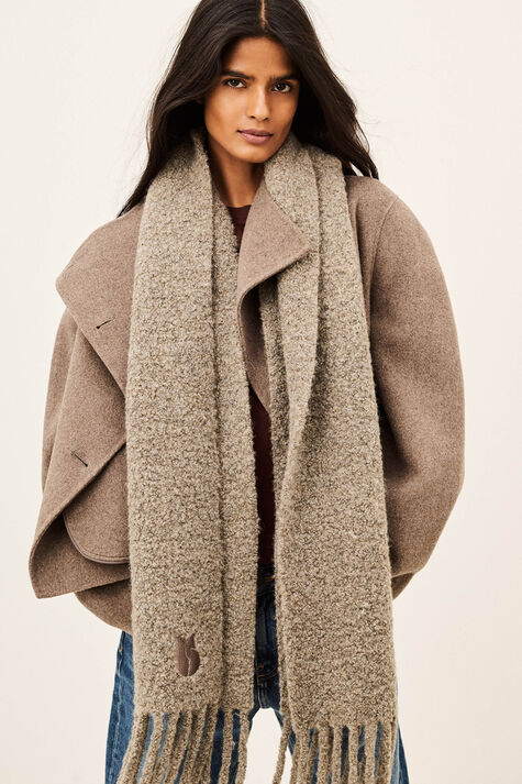 SCARF SOLOMON