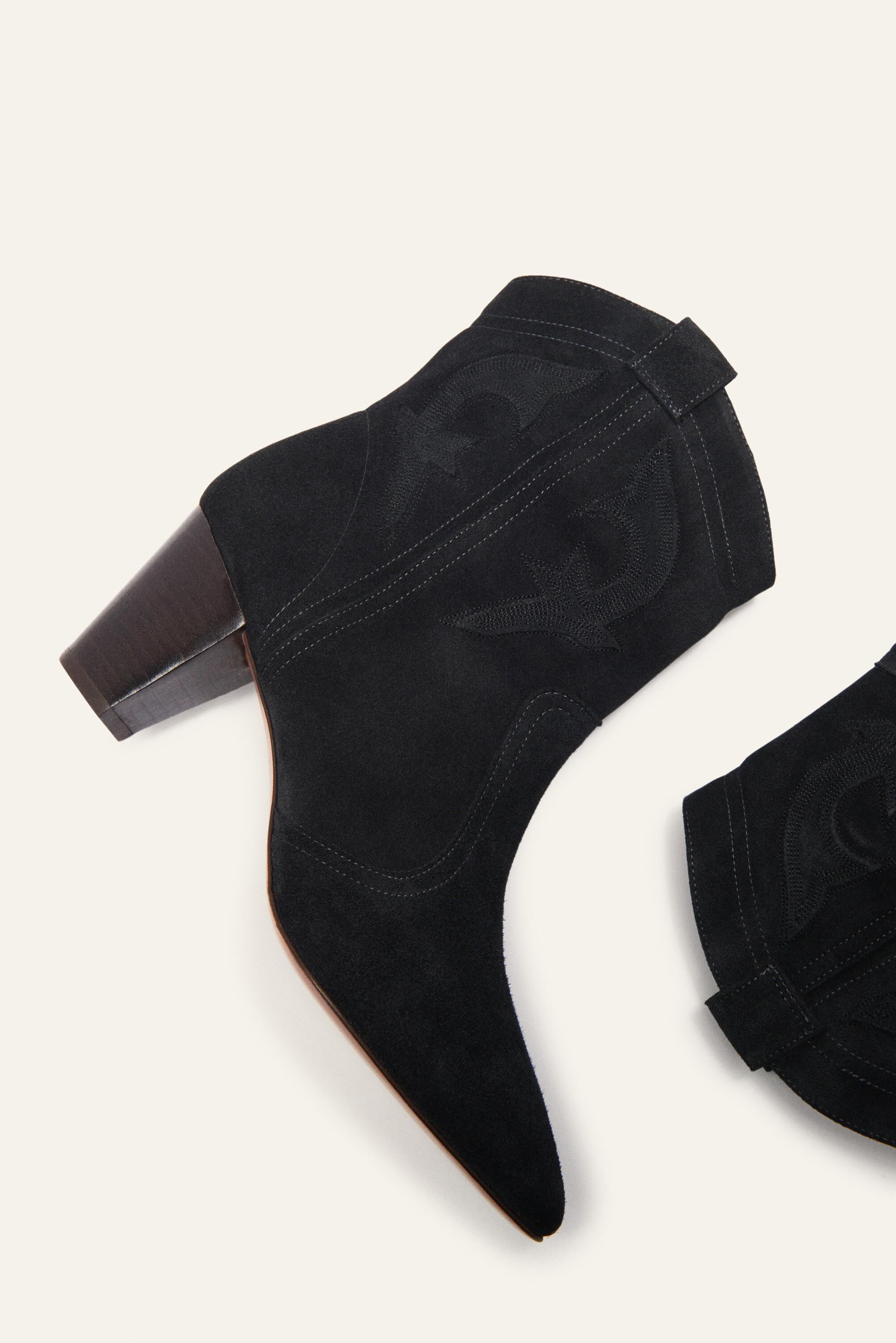 STIEFELETTEN CASEY