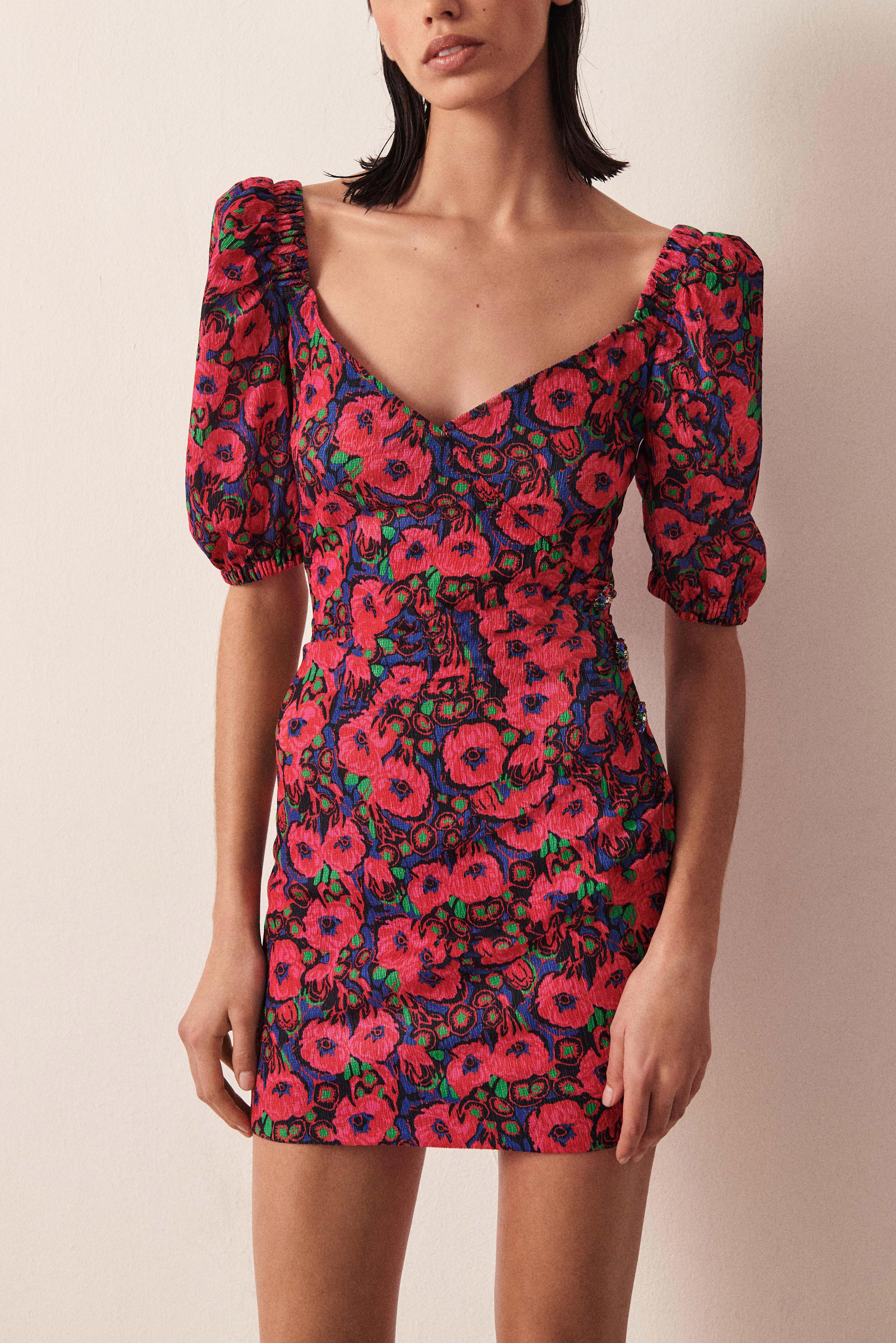 DRESS DOLLY