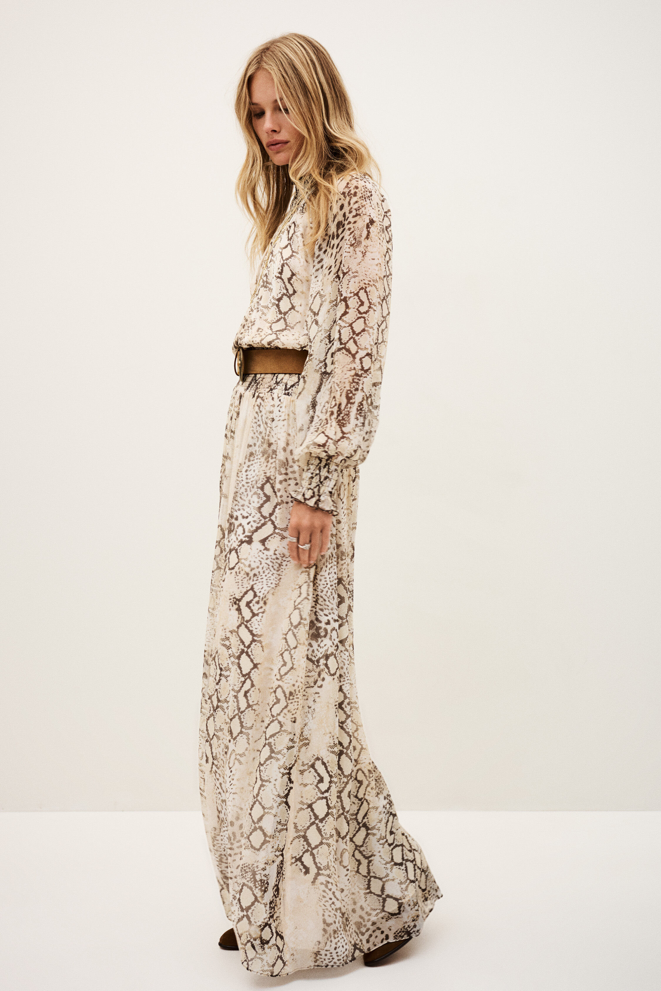 robe SMOKY