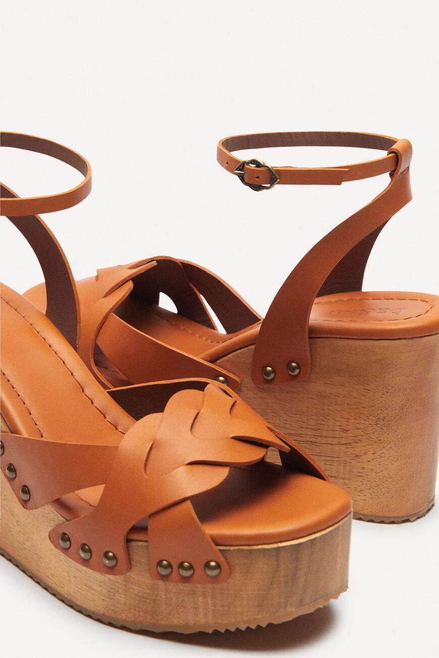 SANDALS CAPRI