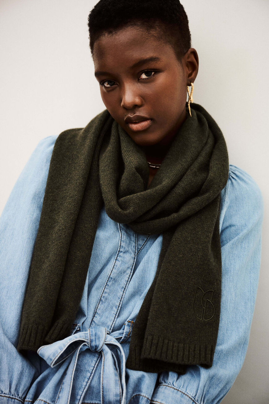 scarf COMIE