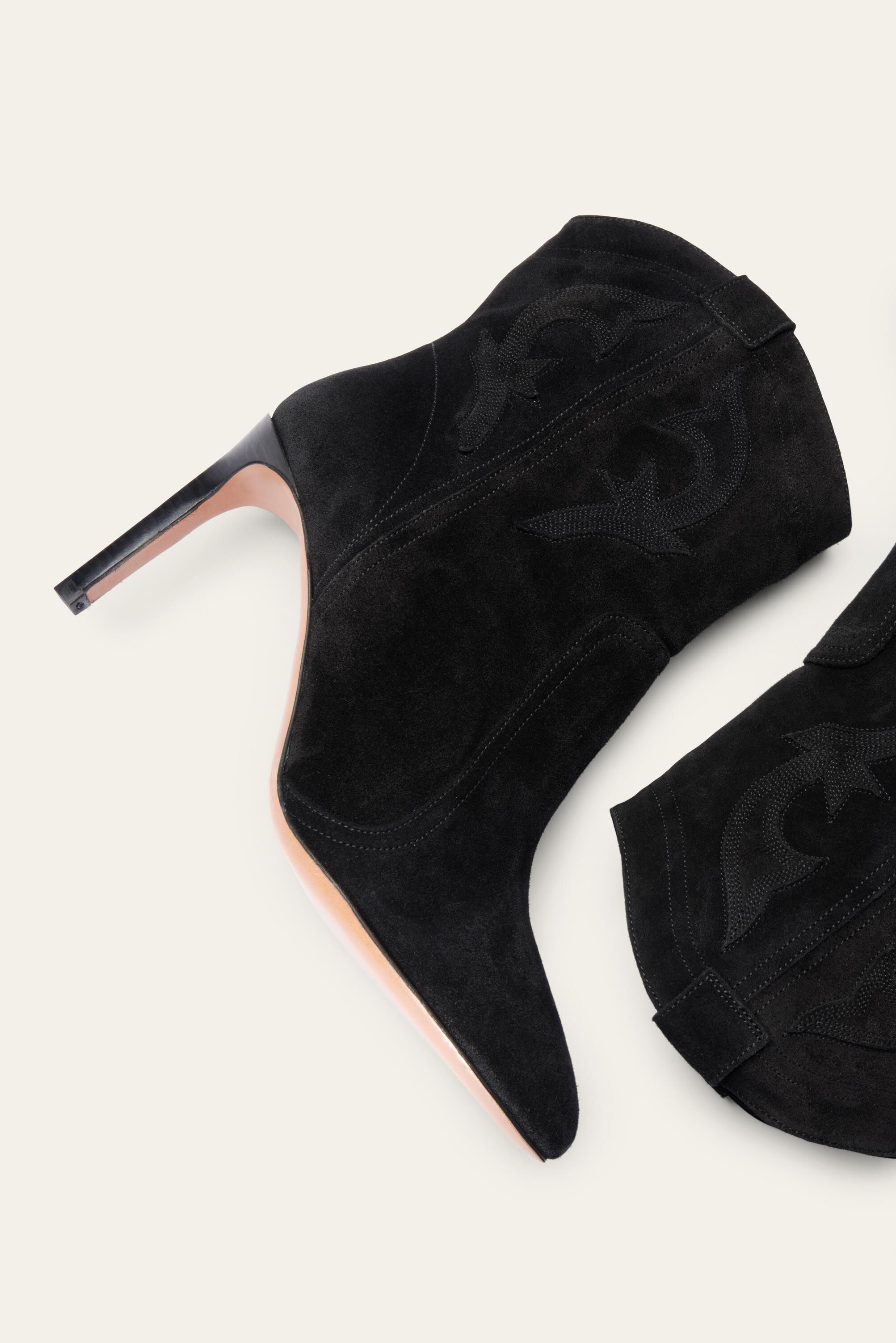 CAITLIN BOOTS