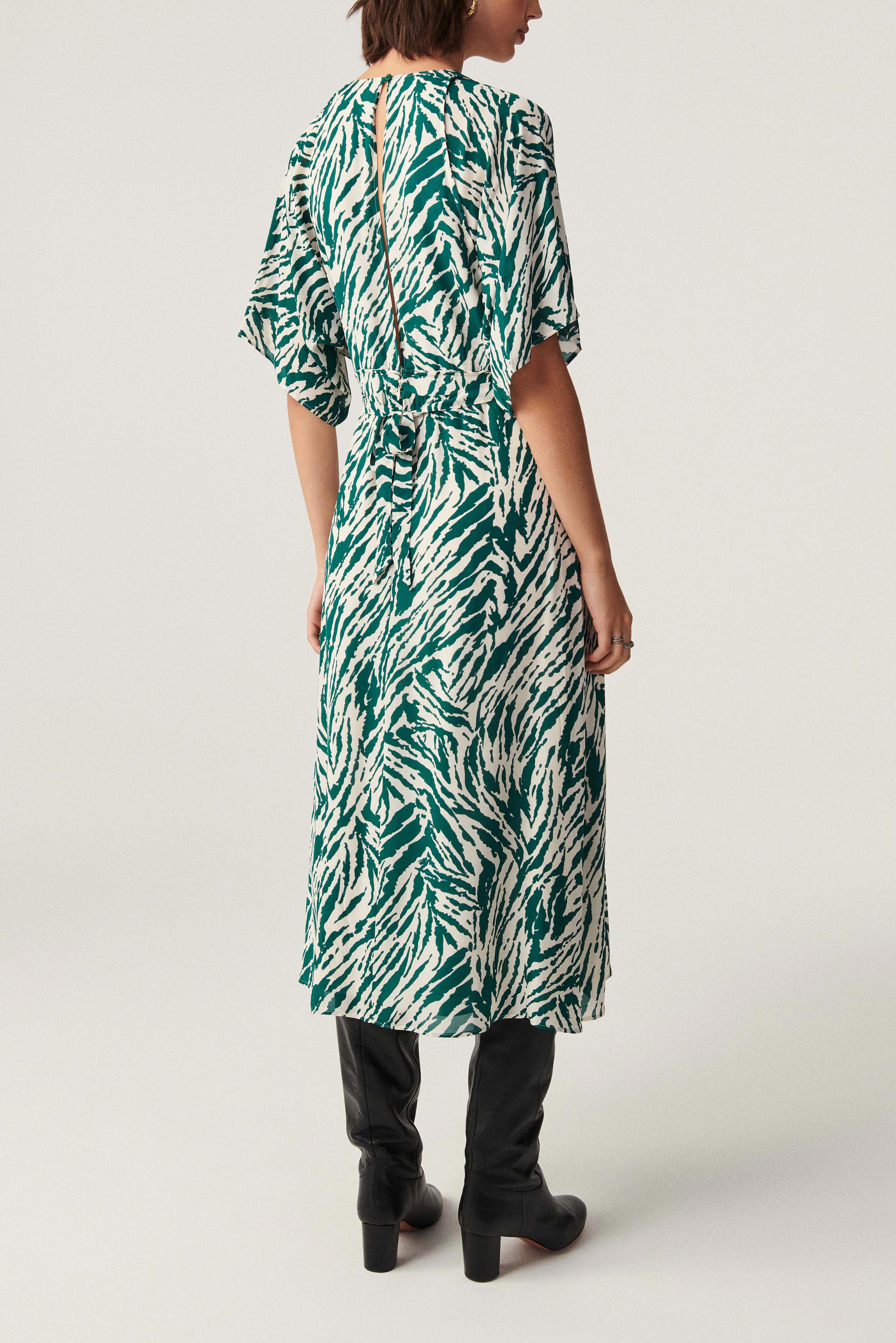 ROBE VEE