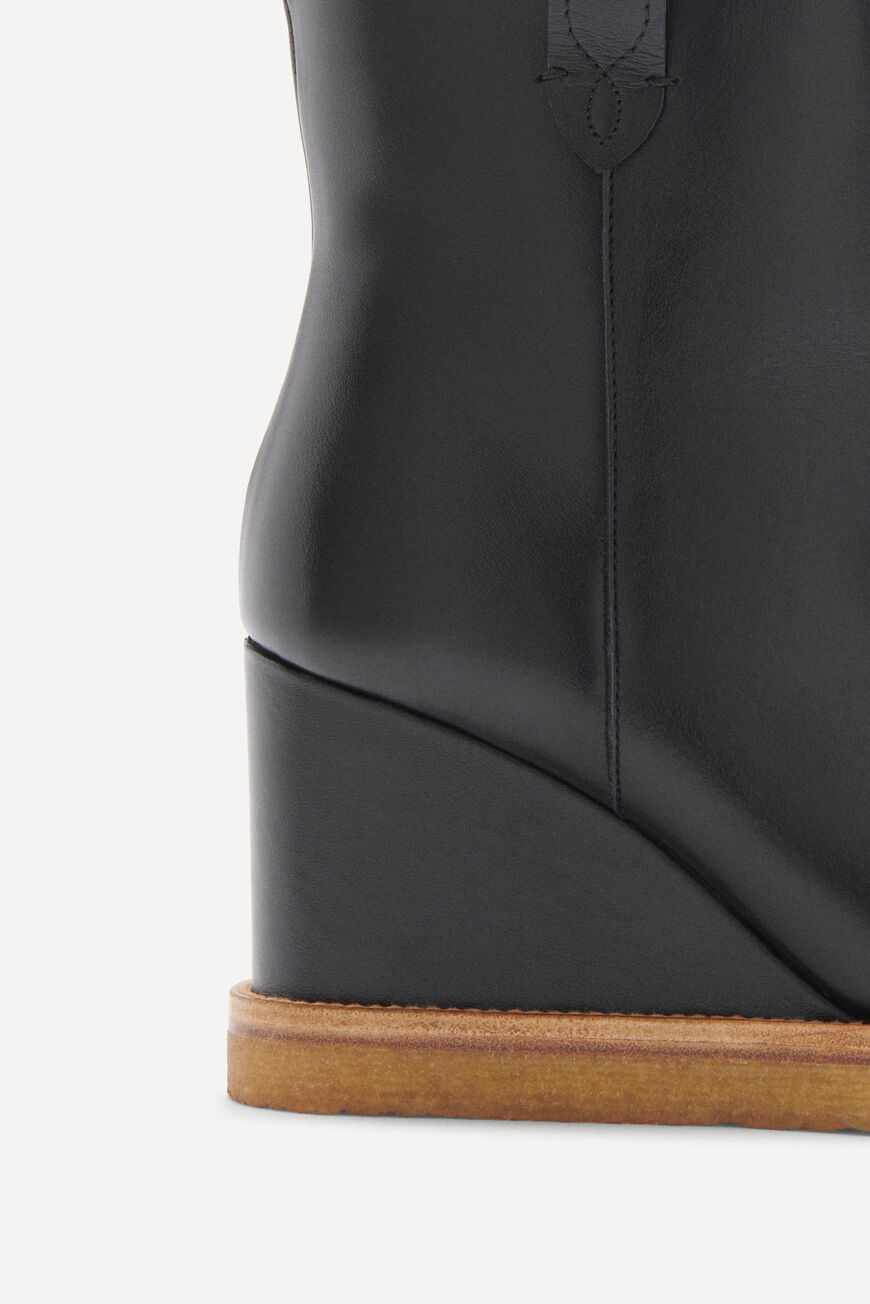 ANKLE-BOOTS CRISTINA