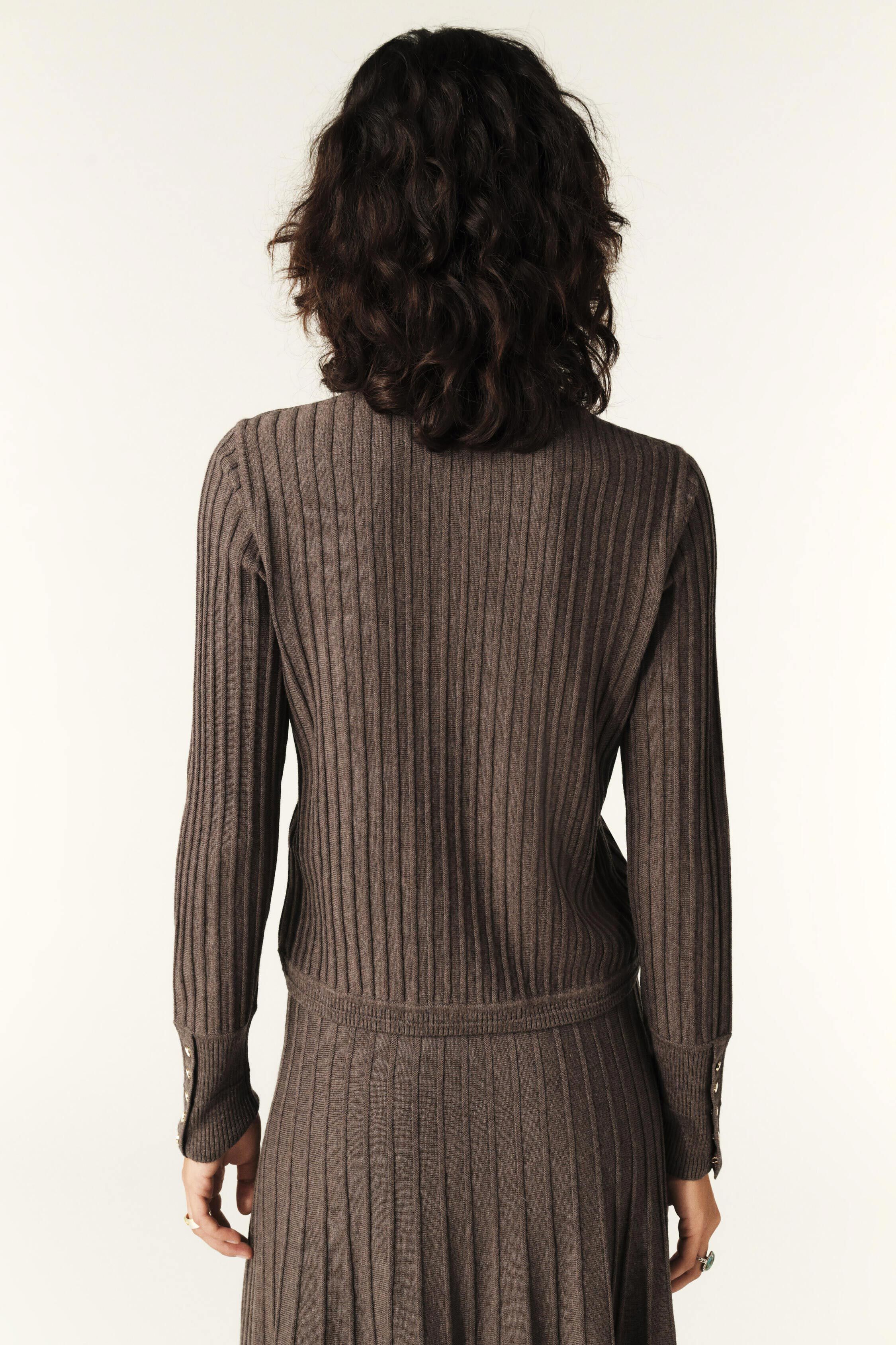 jumper JINIE
