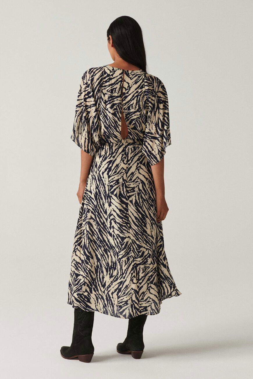 KLEID VEE