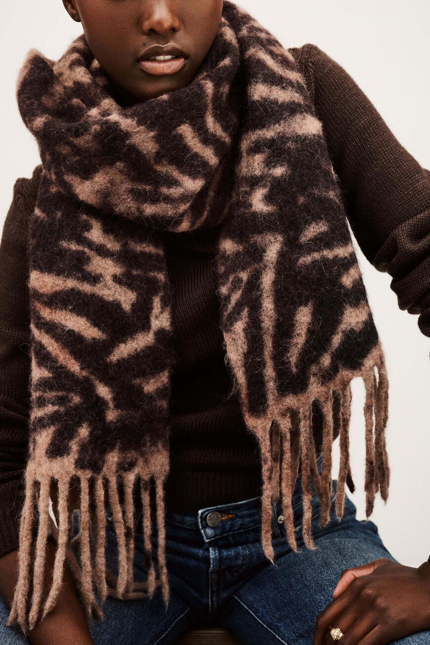 scarf SHIRO