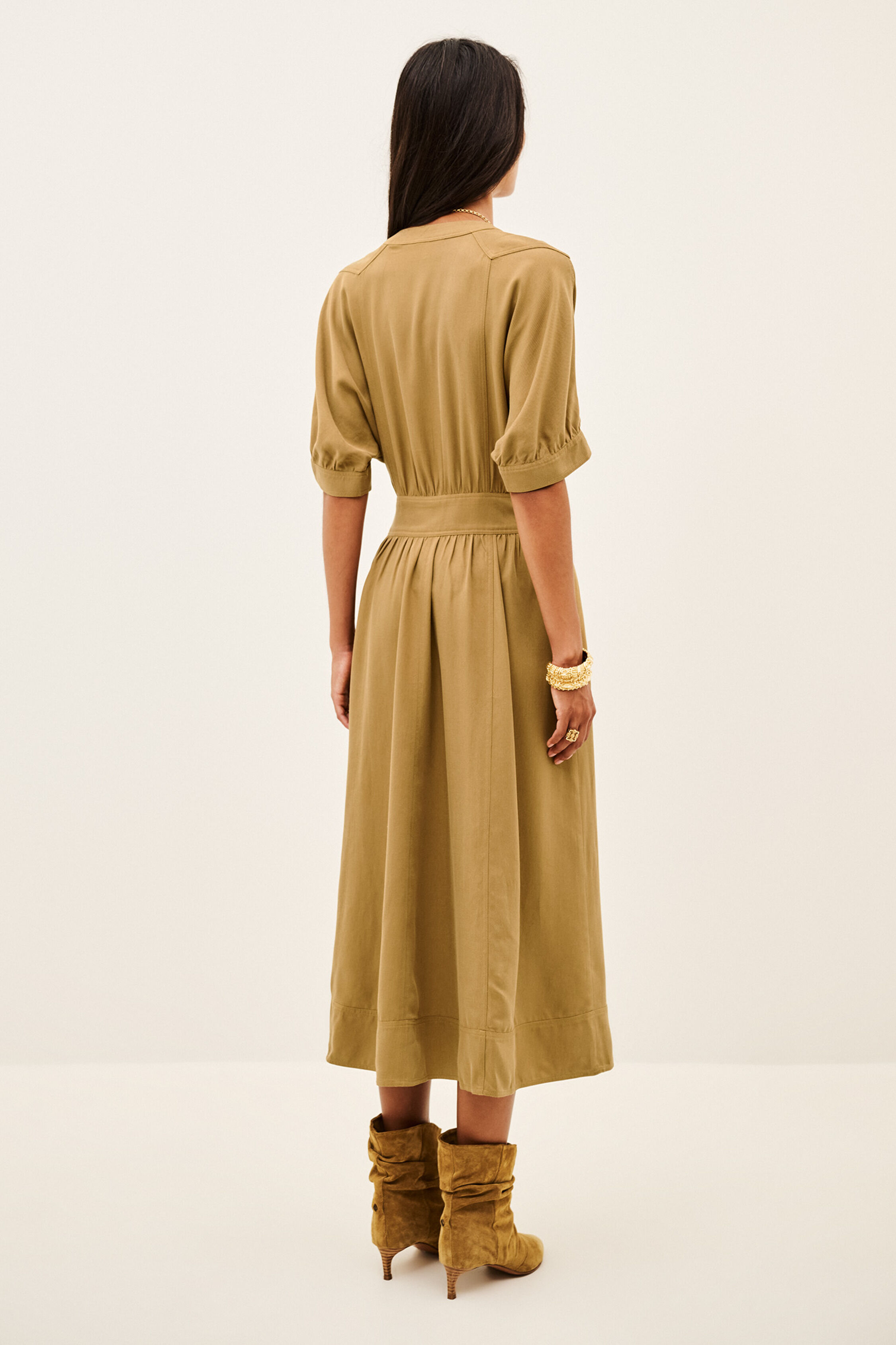 robe PARISA