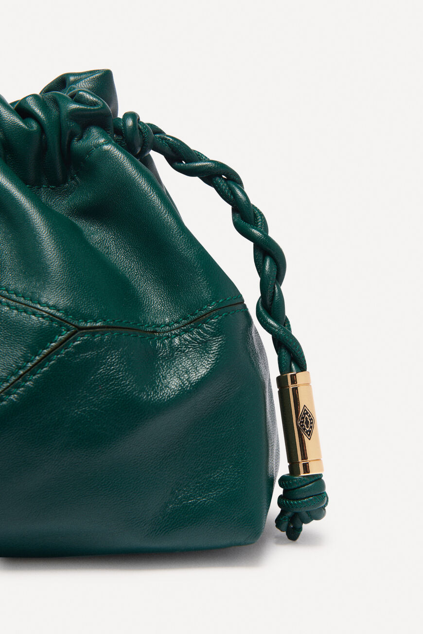 SMALL-BAG JUNE