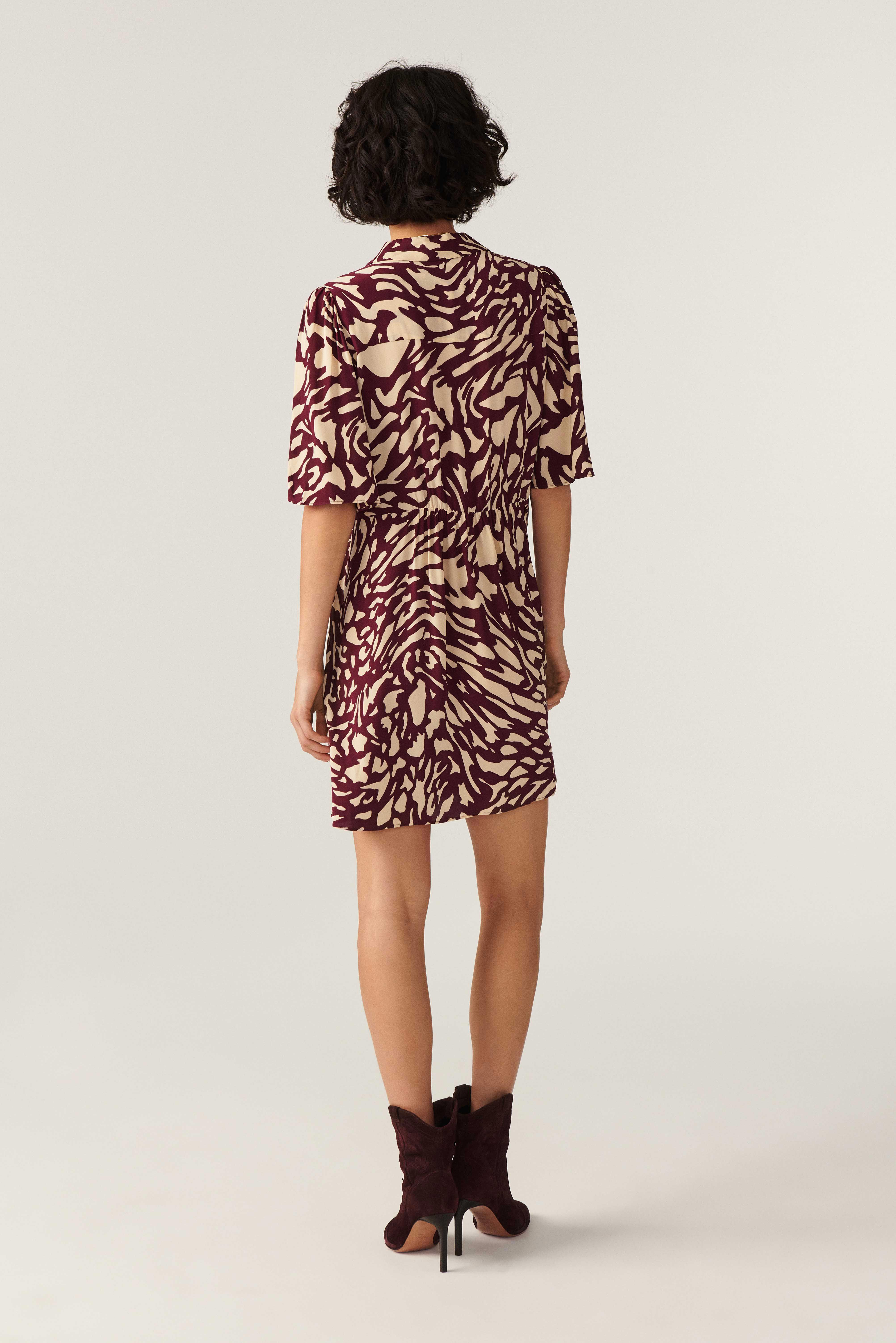 DRESS GROOVE