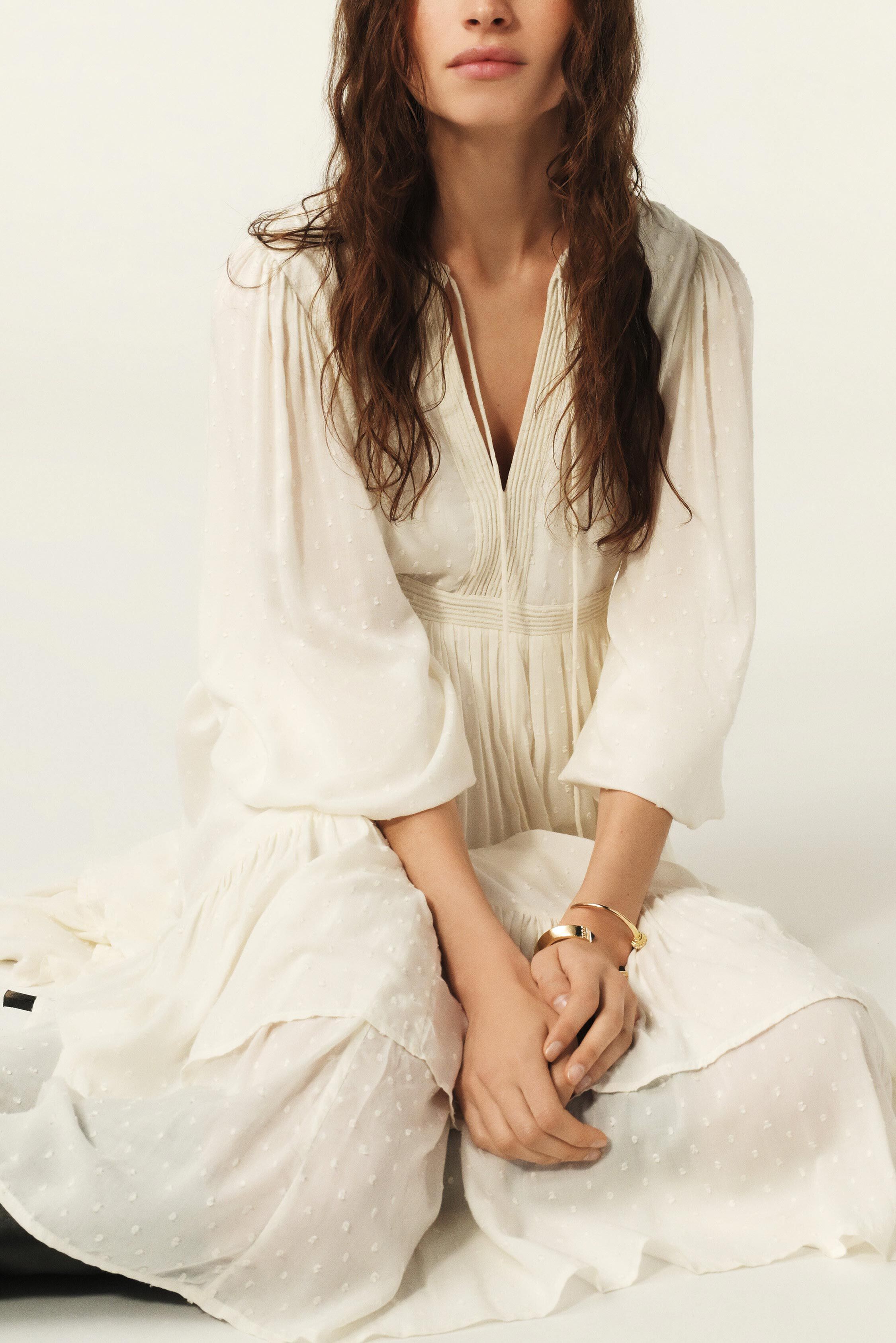 DRESS PLUME