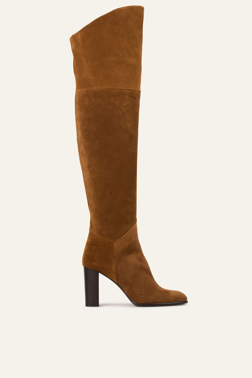 HIGH CIRY BOOTS