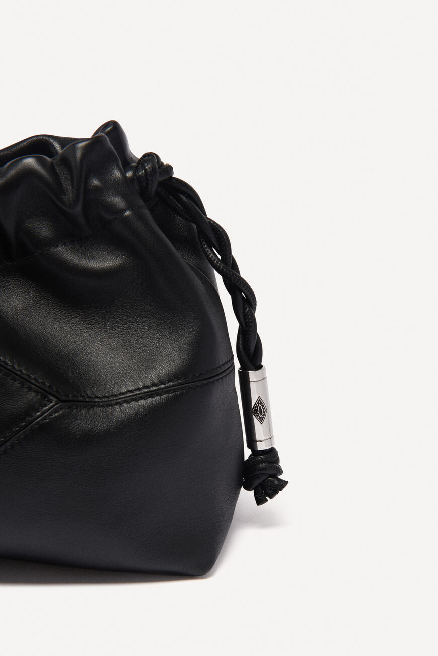 SMALL-BAG JUNE