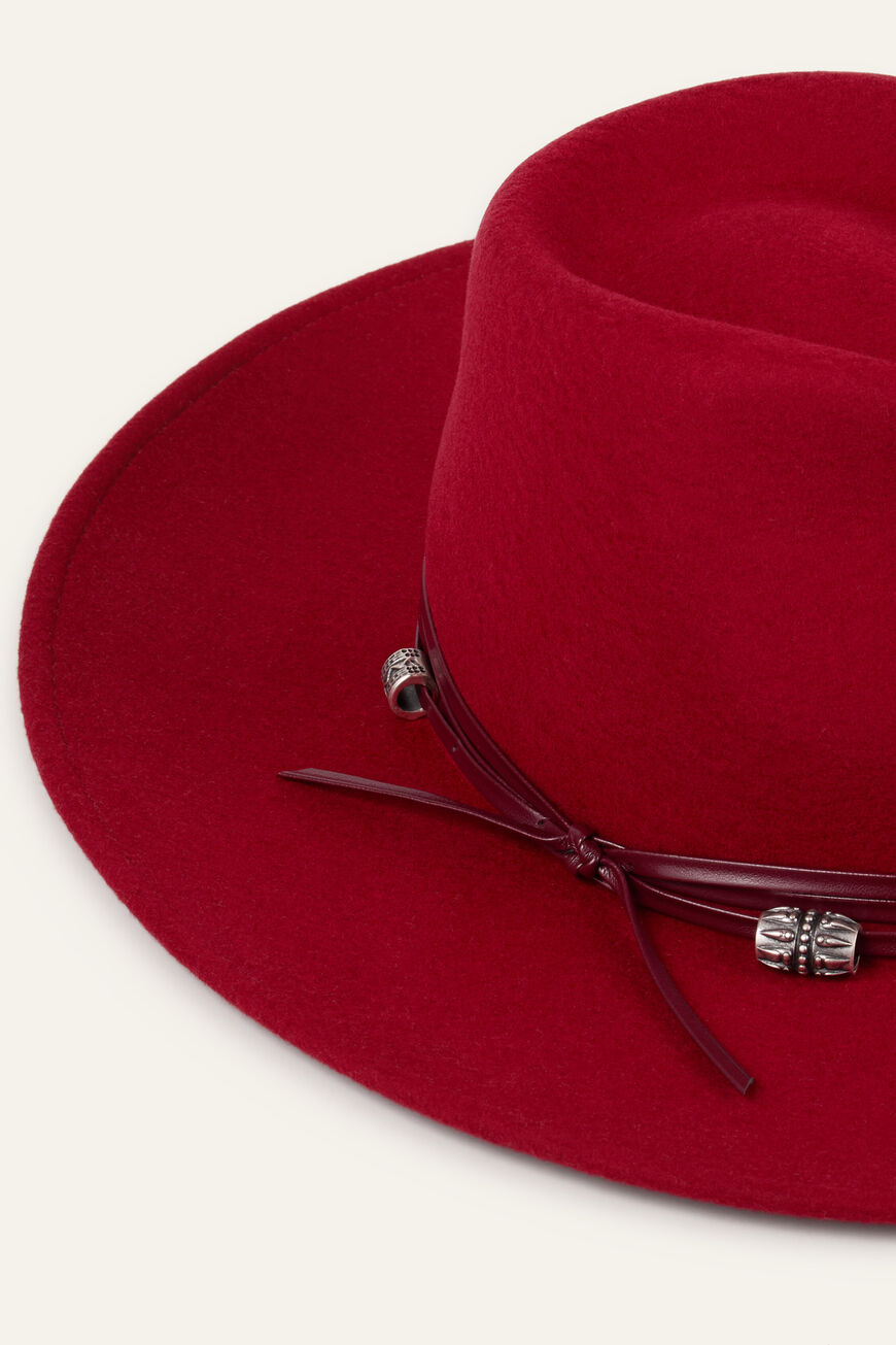 hat HERNESTO
