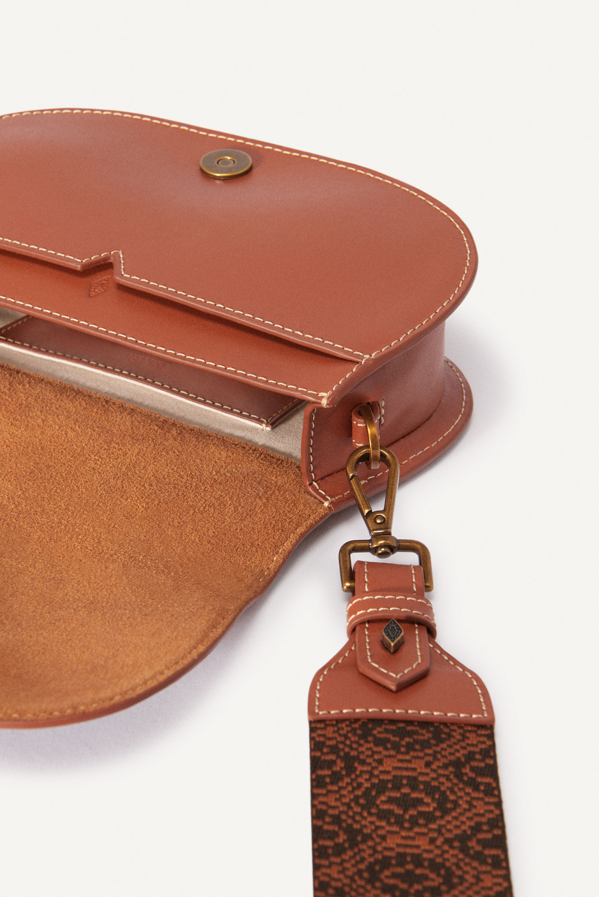 WALLET-ON-CHAIN TECHBAG