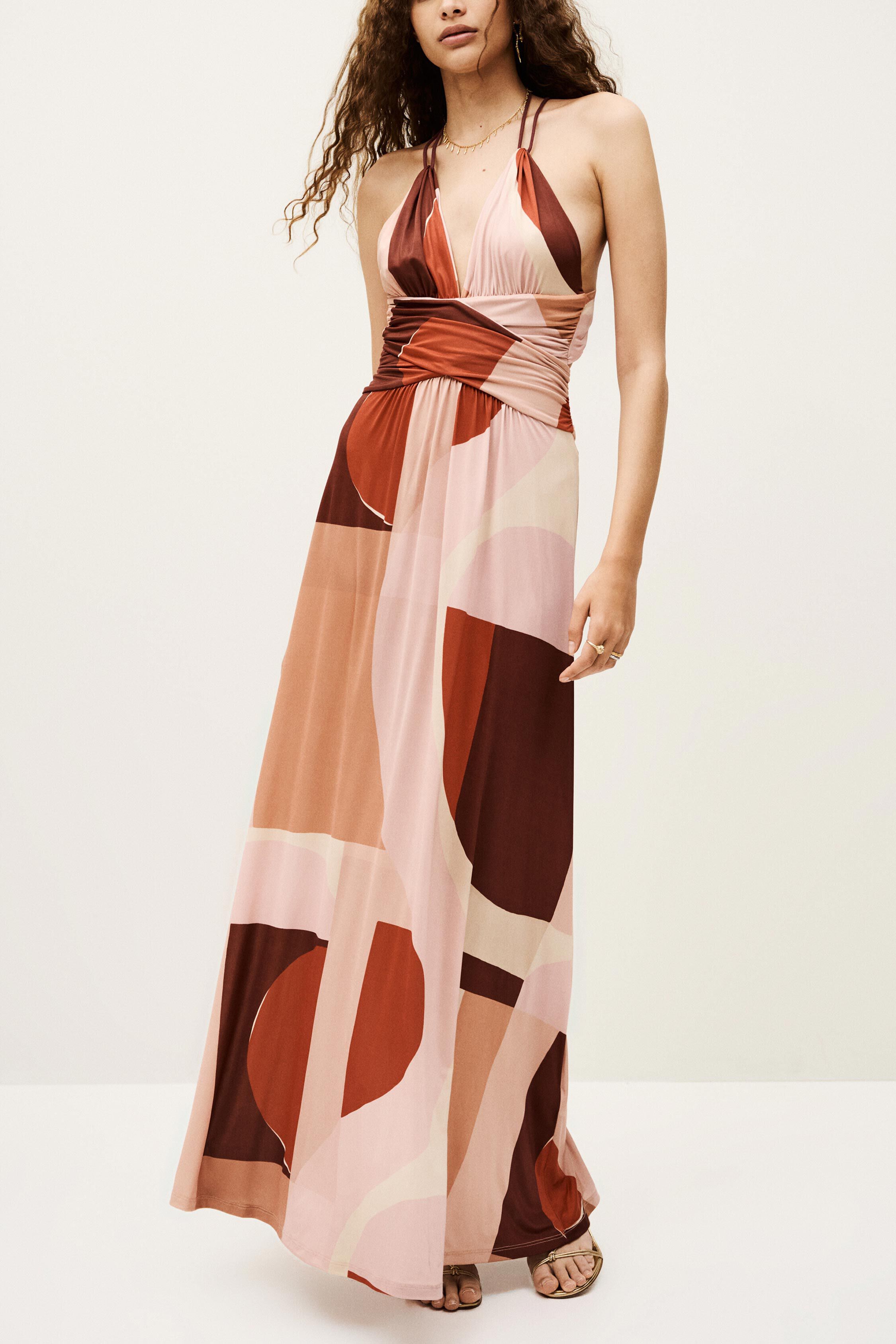 DRESS MOAS