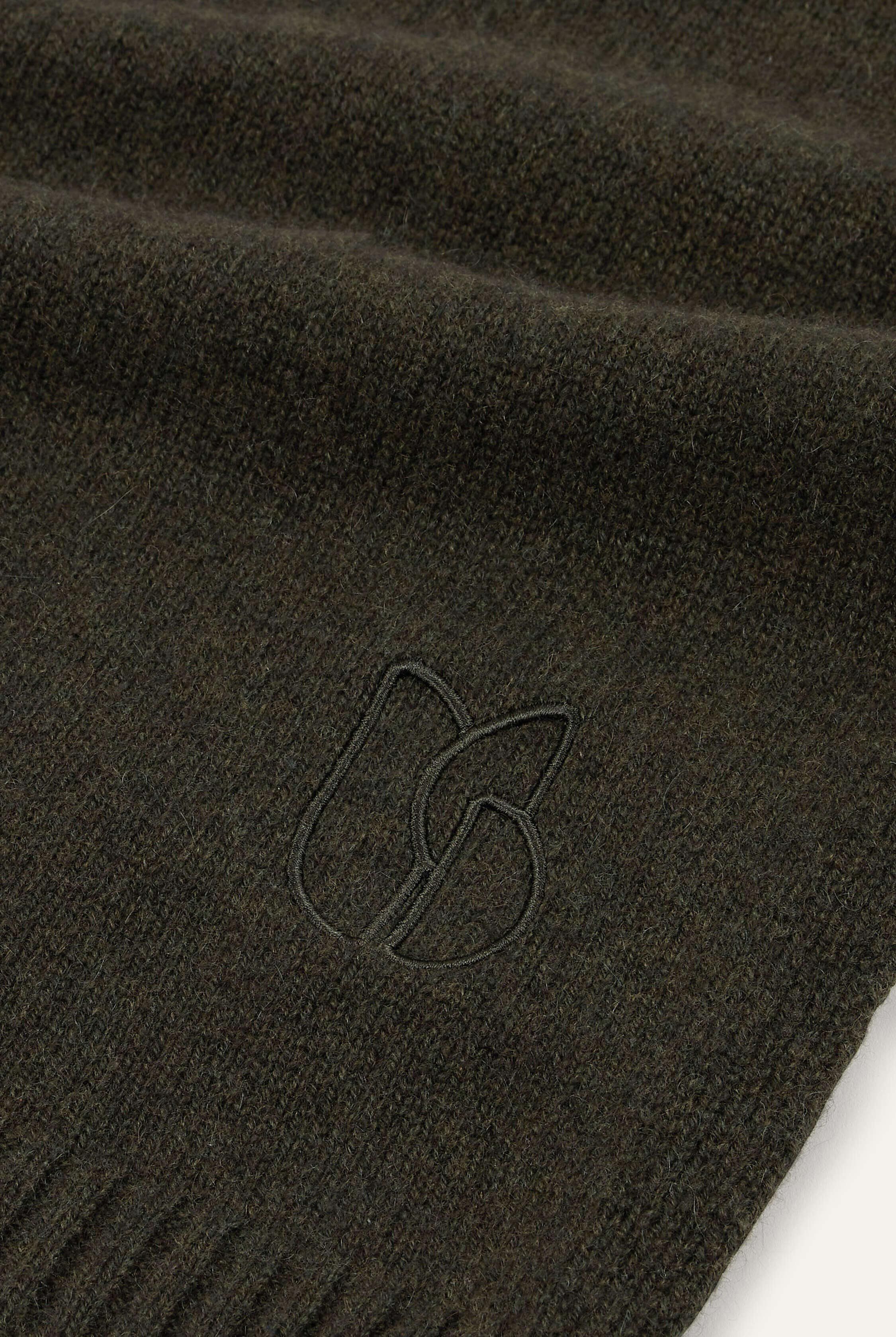 scarf COMIE