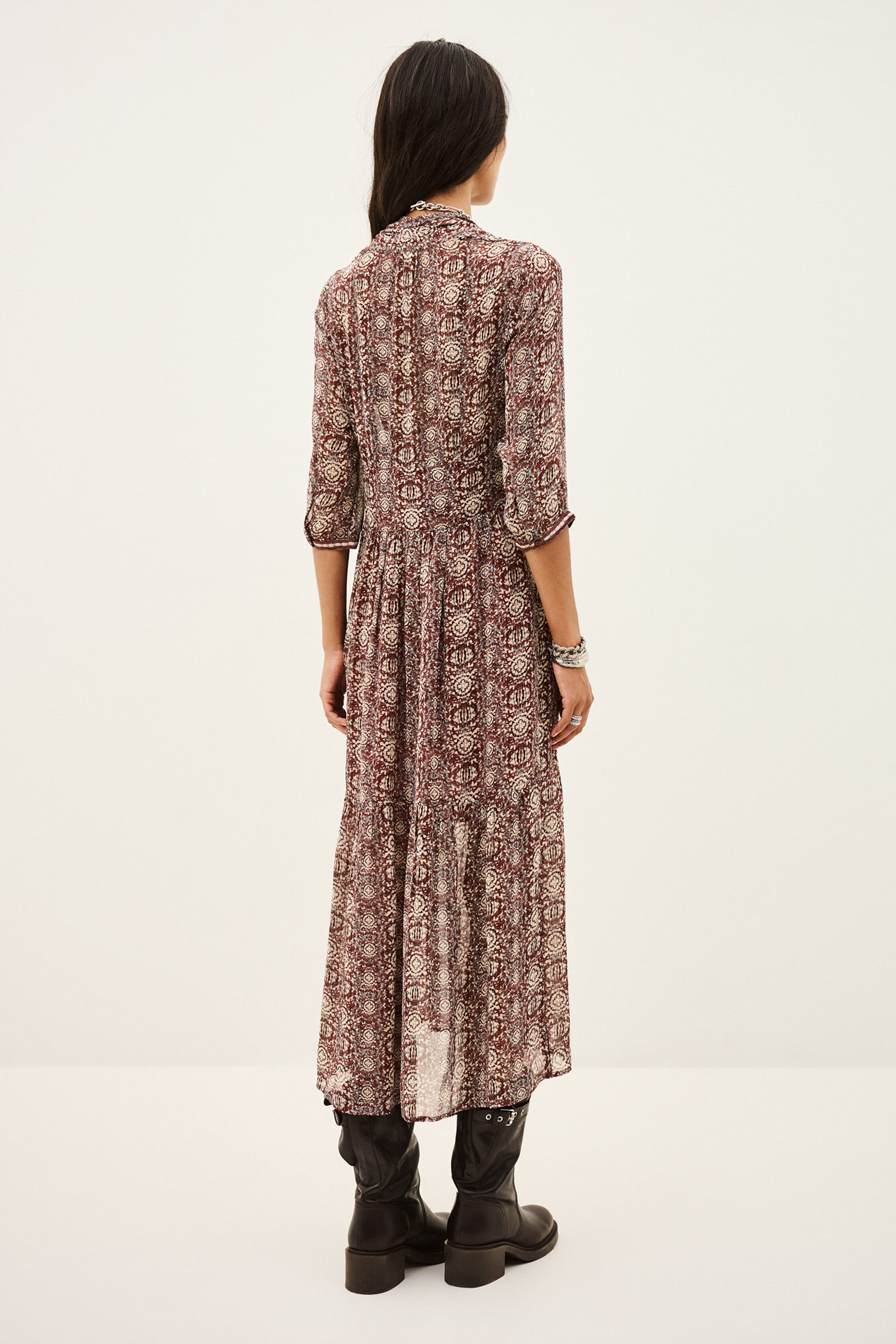 DRESS DAZZLE