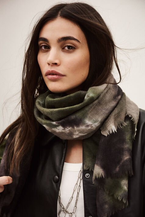 scarf SOFIA