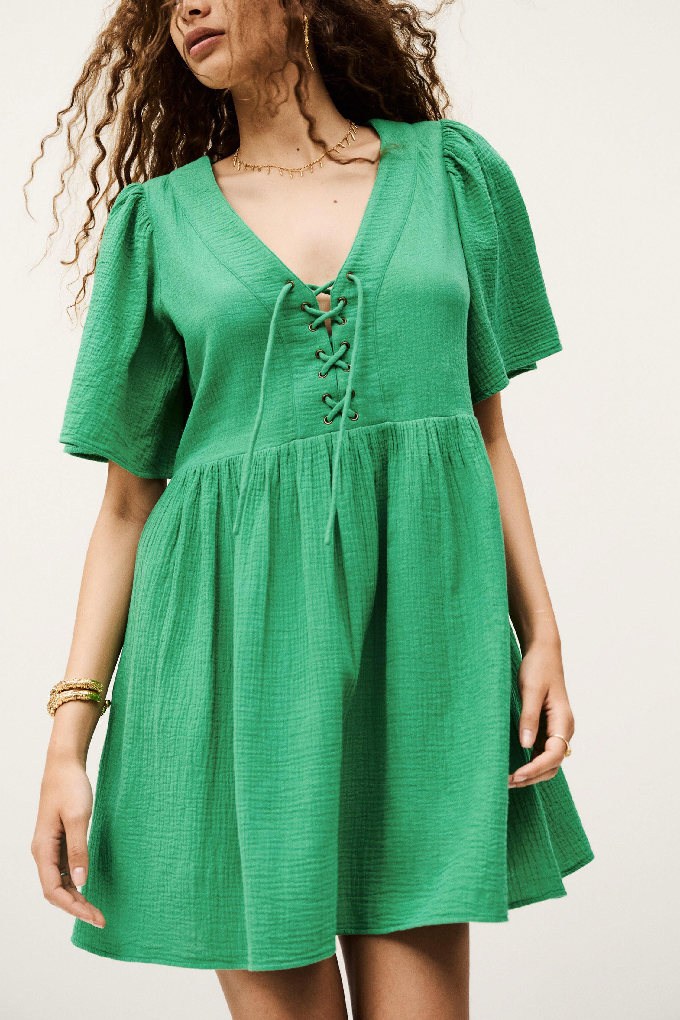 DRESS GARDNER