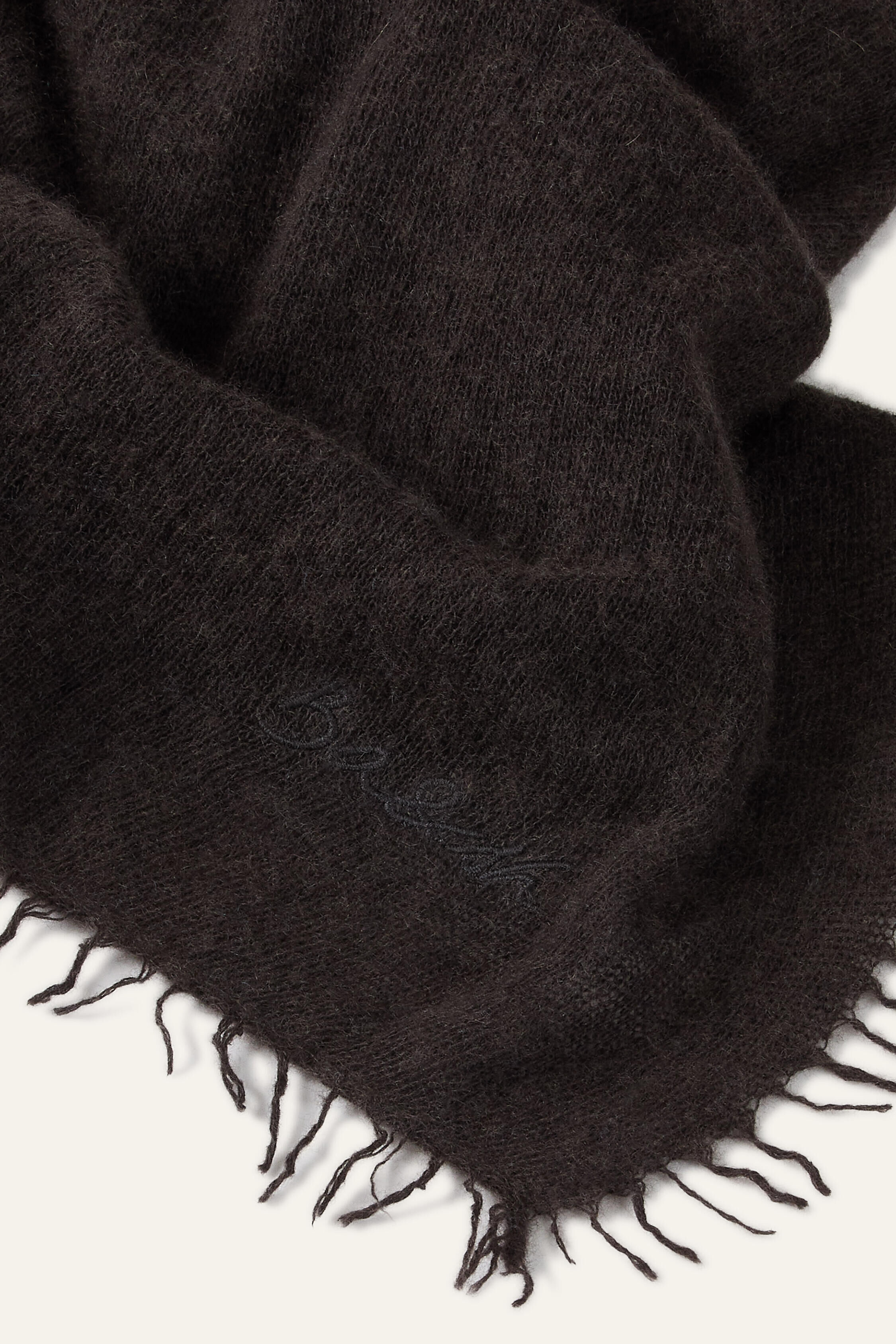 SCARF SOLOMON