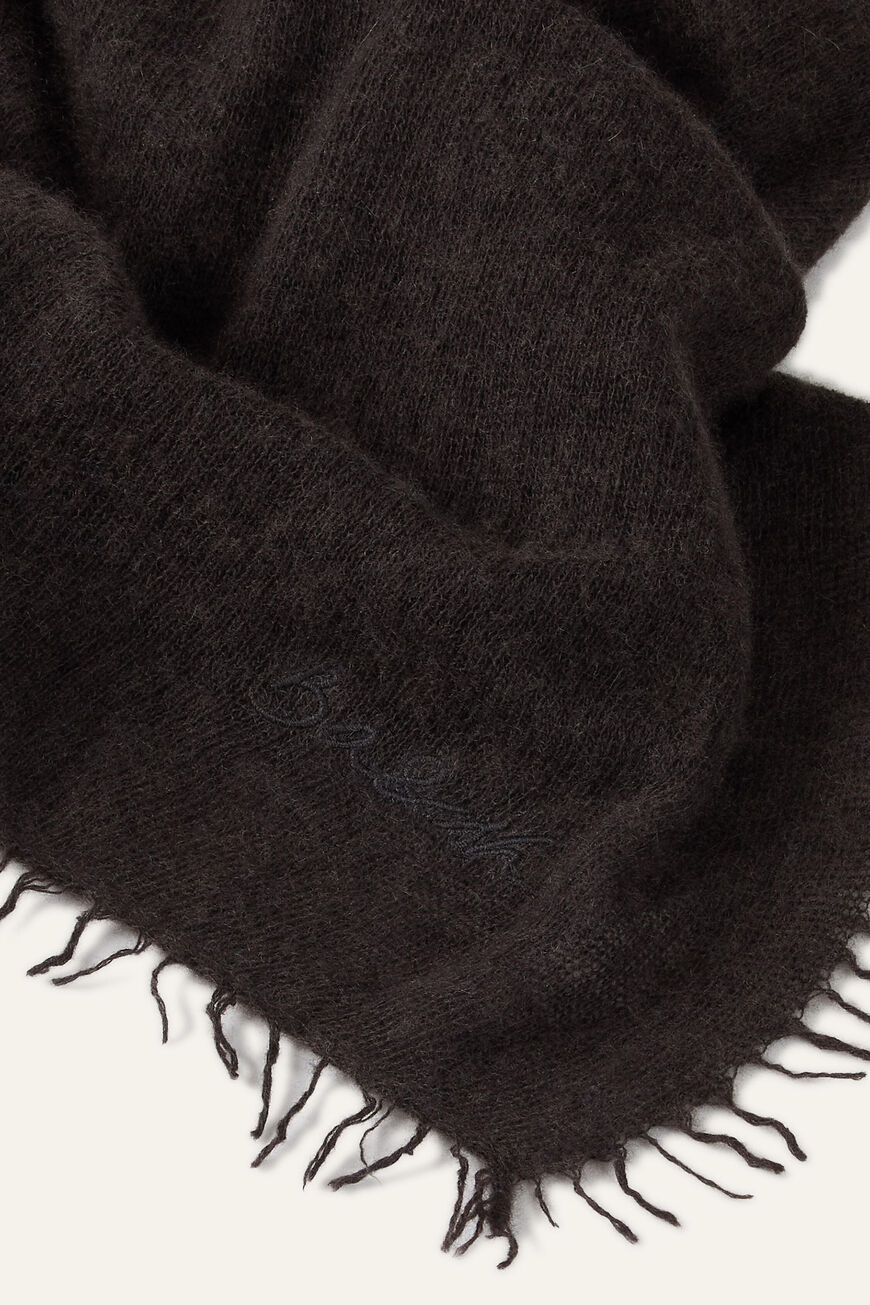 SCARF SOLOMON