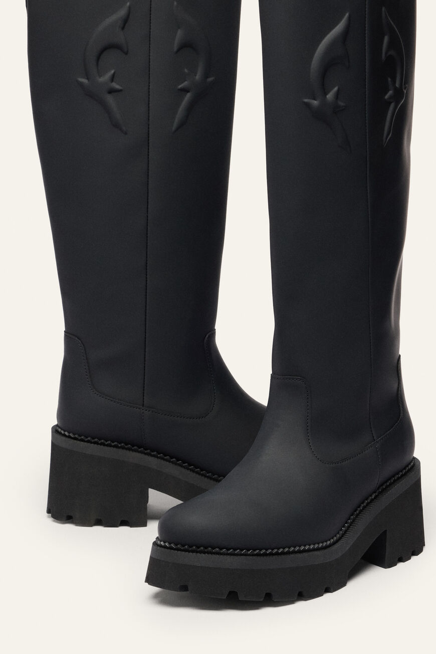 CLAINE boots