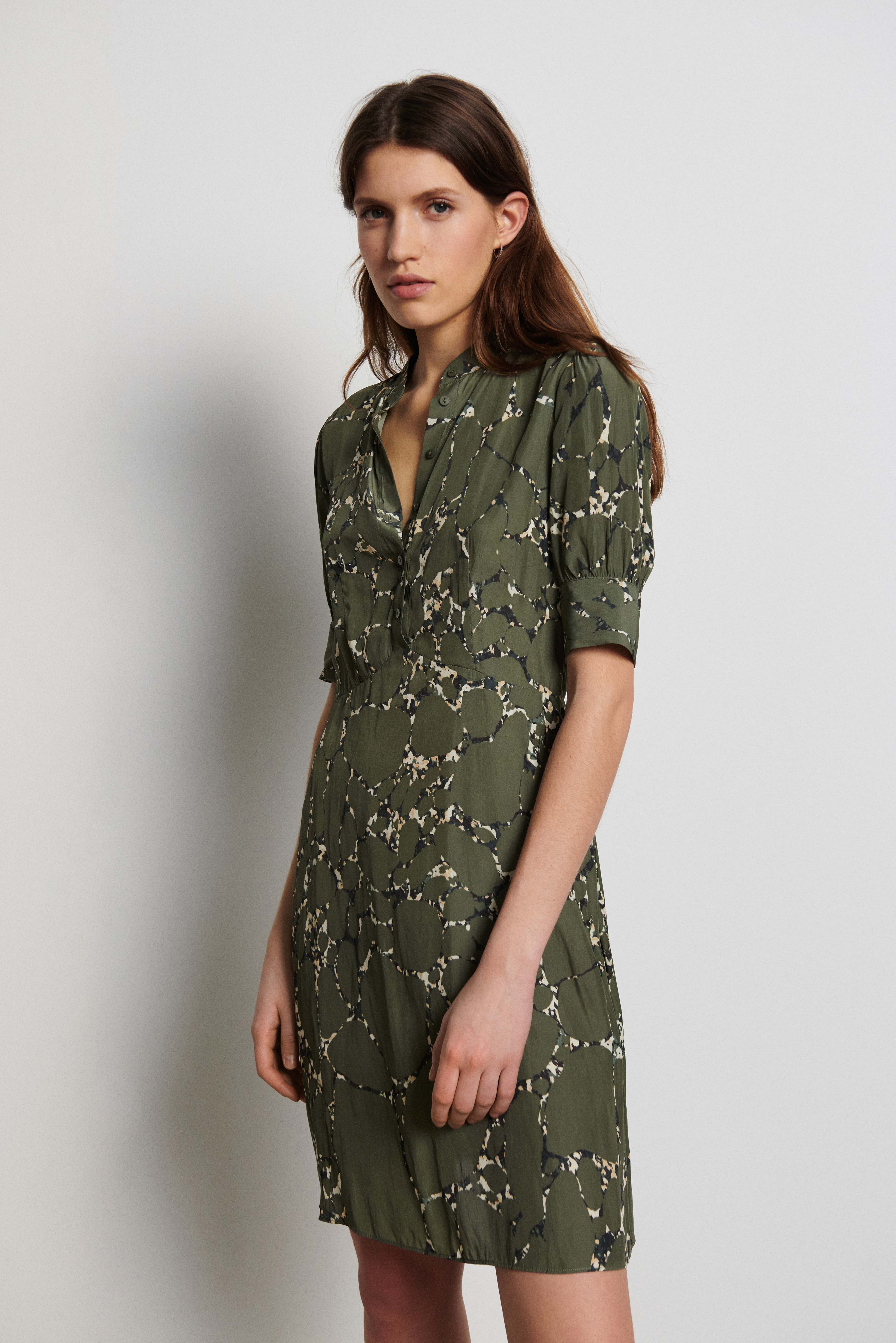 robe kaki courte